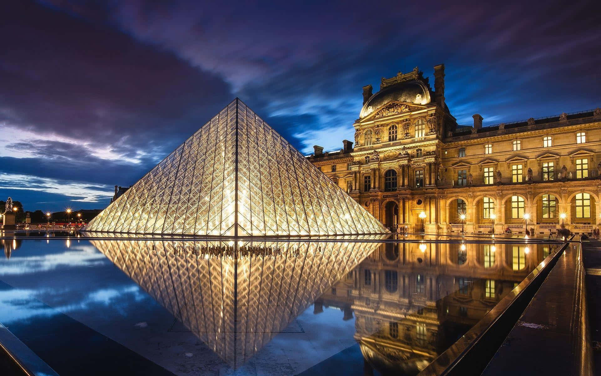 Gradient Sky Louvre Museum