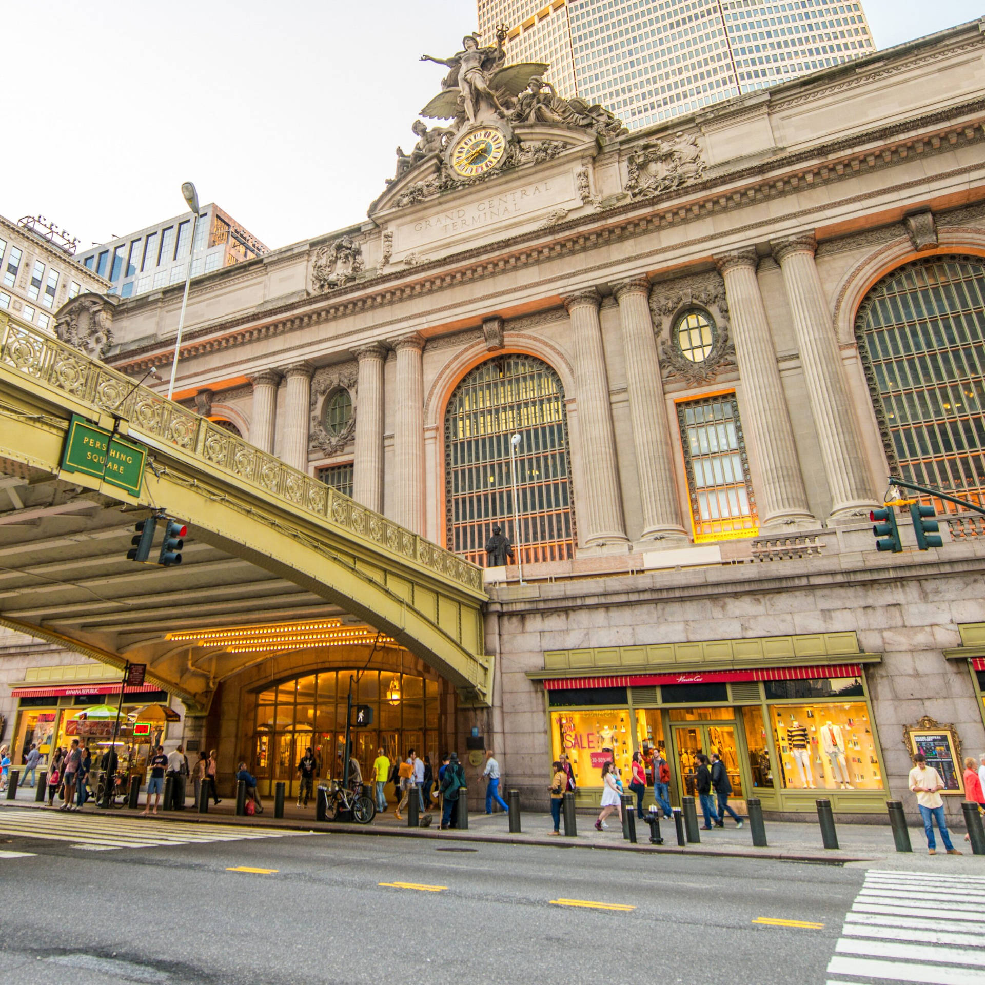 Grand Central Station Road Background