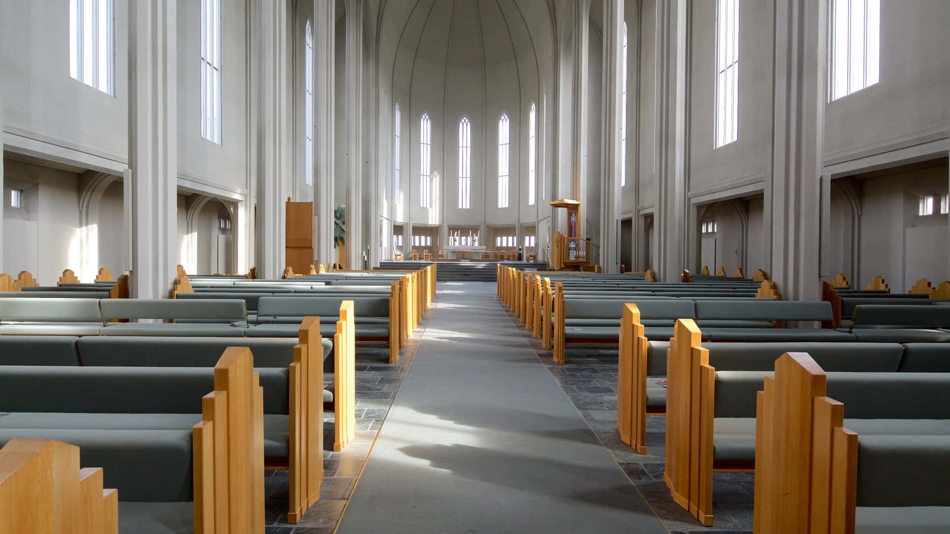 Grand Interior Of Hallgrimskirkja Background