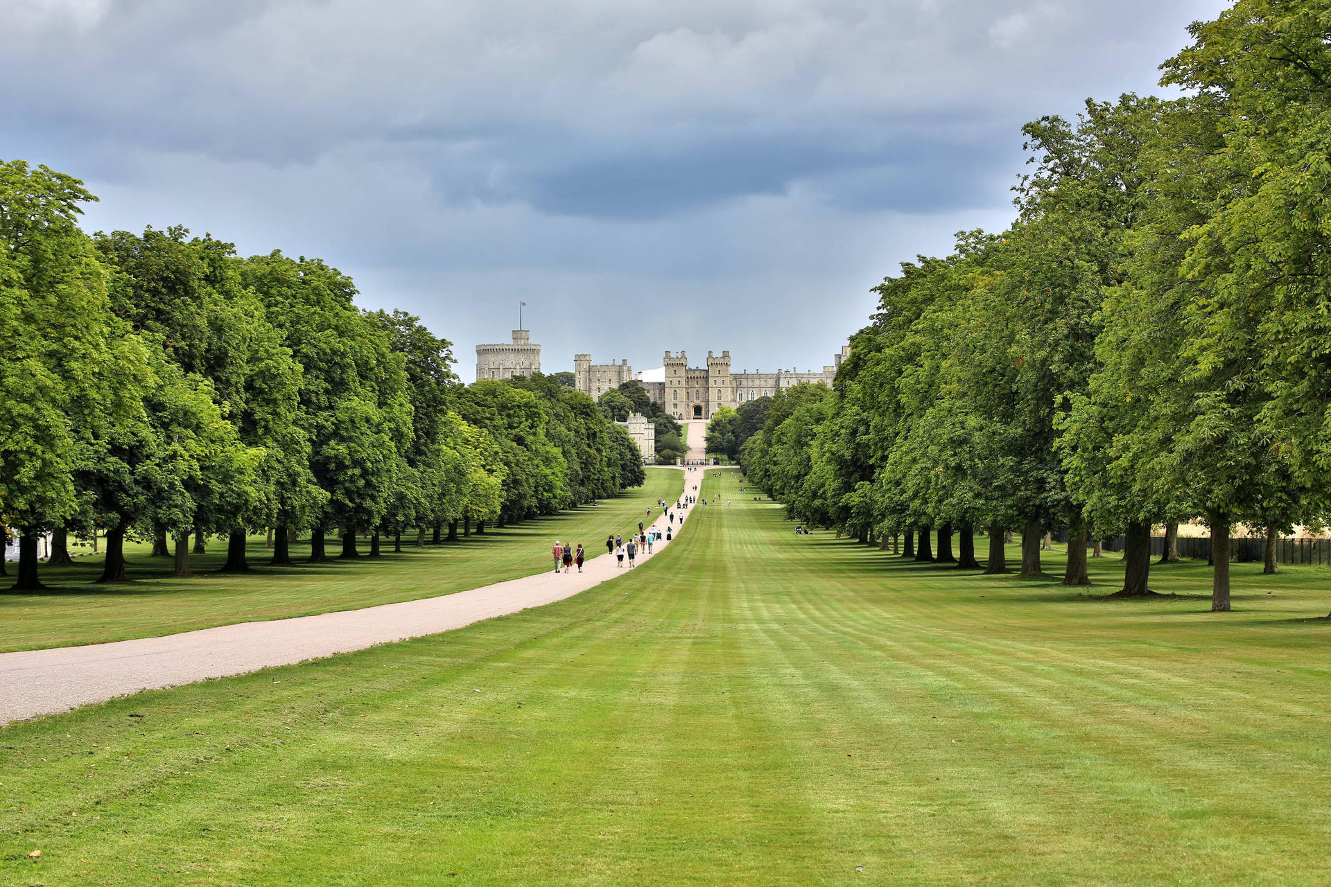 Grassy Path Leading To Windsor Castle Background