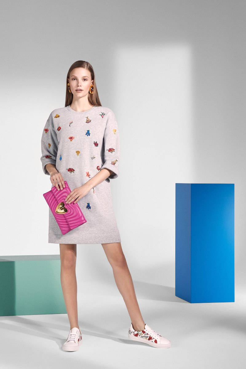 Gray Escada Sport Resort 2019 Background