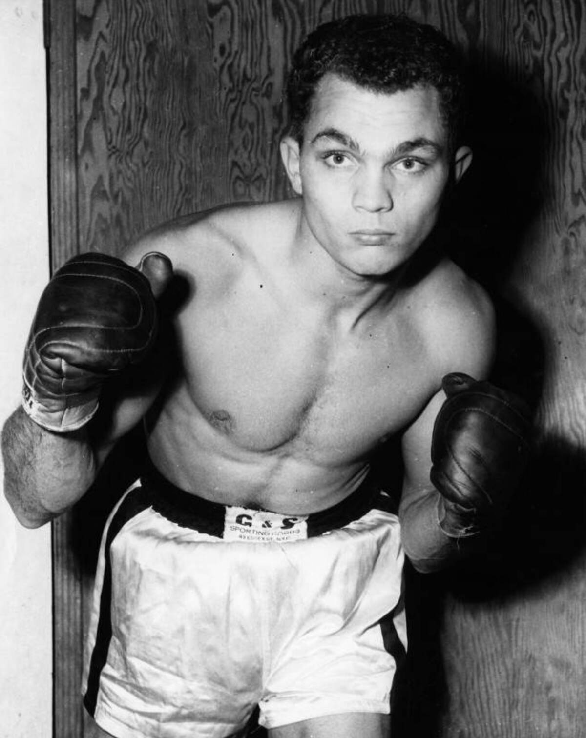 Grayscale Carlos Ortiz With Gloves On Background