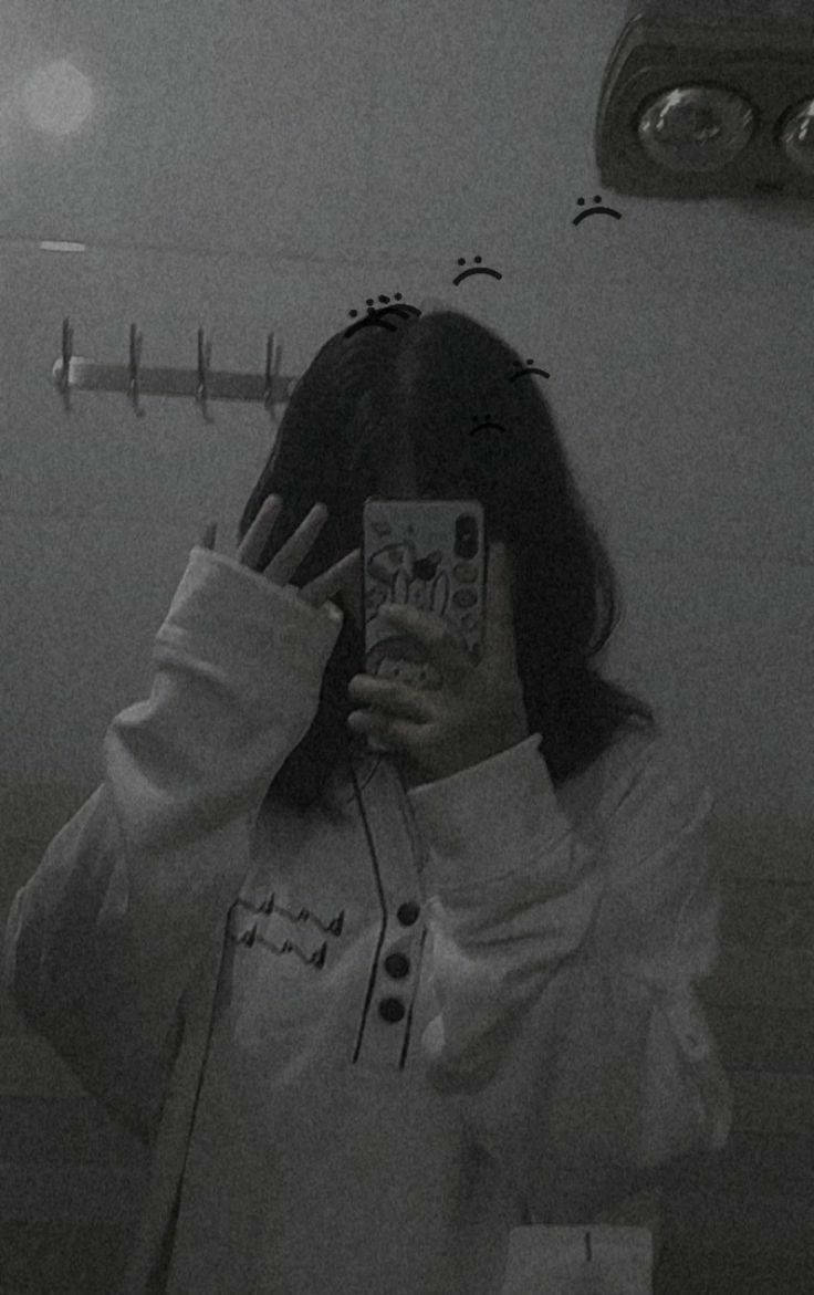 Grayscale Mirror Selfie For Pfp Aesthetic