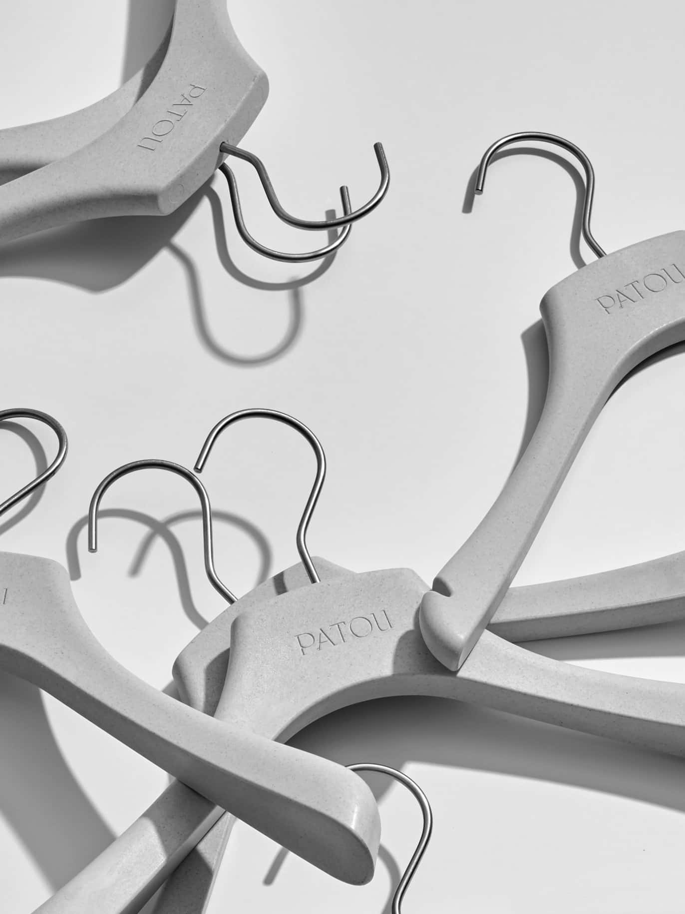 Grayscale Patou Hangers Background