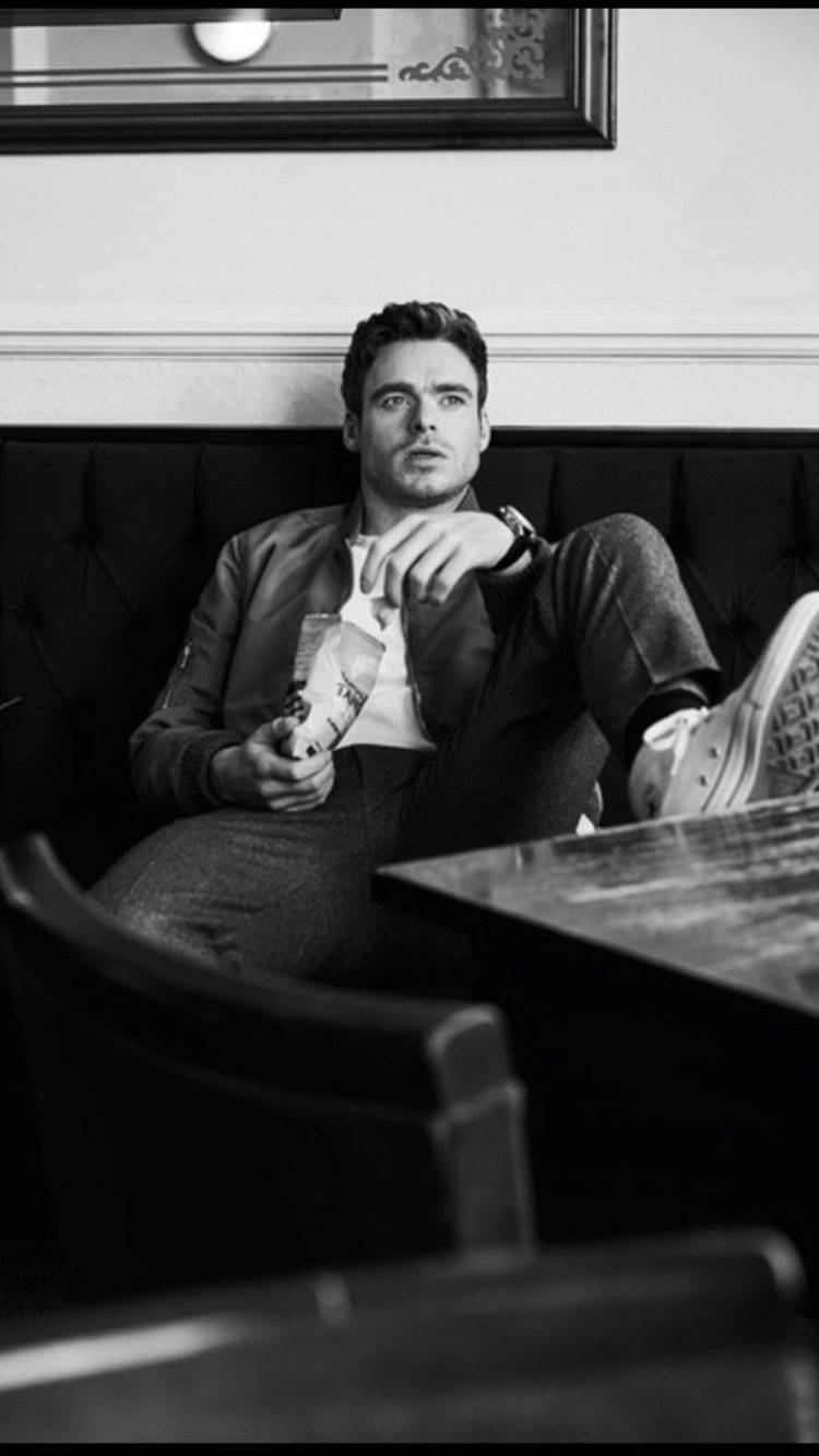 Grayscale Richard Madden Background