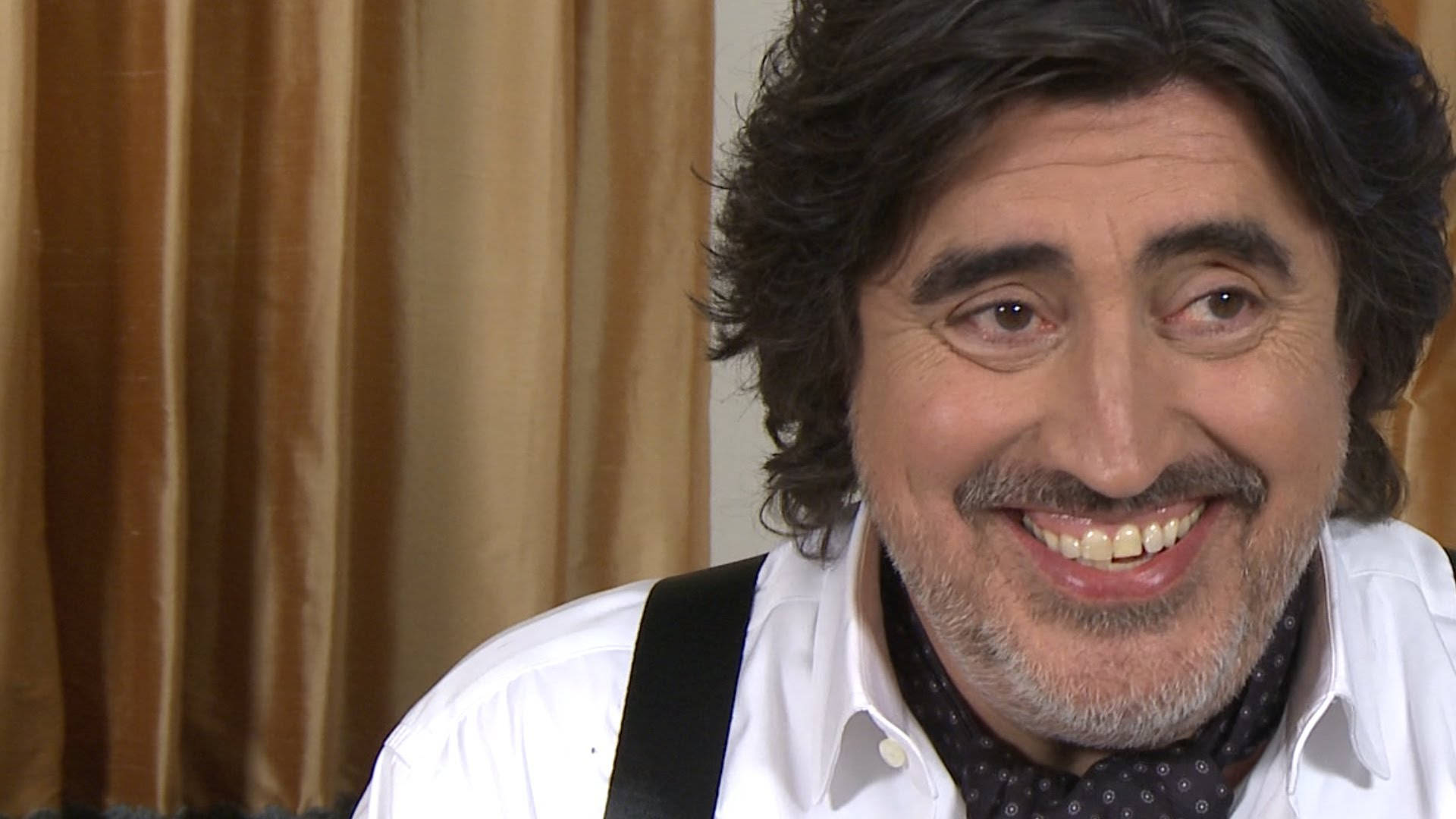 Great British Actor Alfred Molina Background