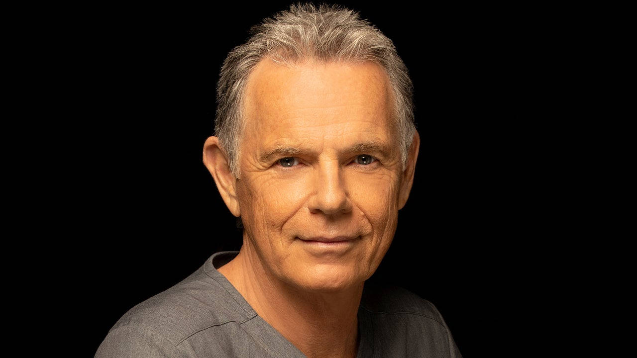 Great Movie Actor Bruce Greenwood Background