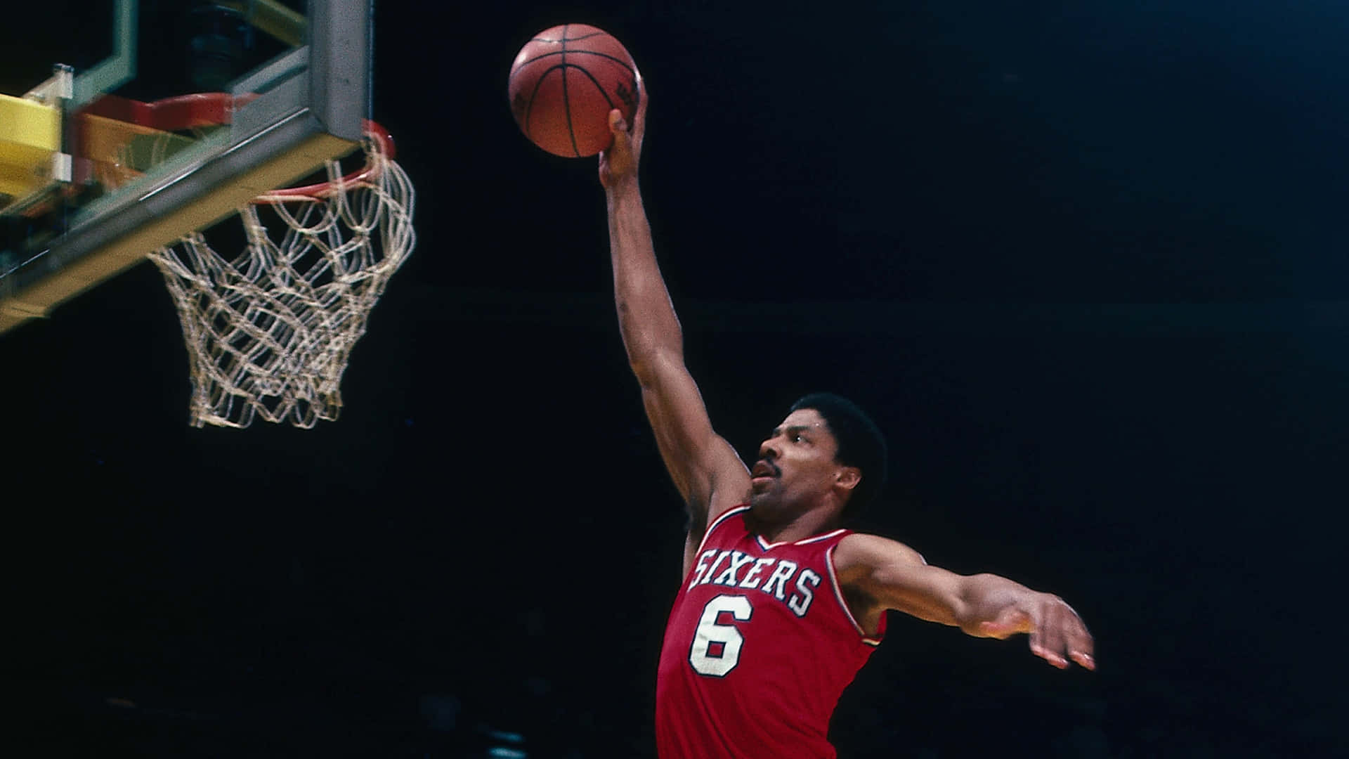 Great Nba Star Moses Malone Background