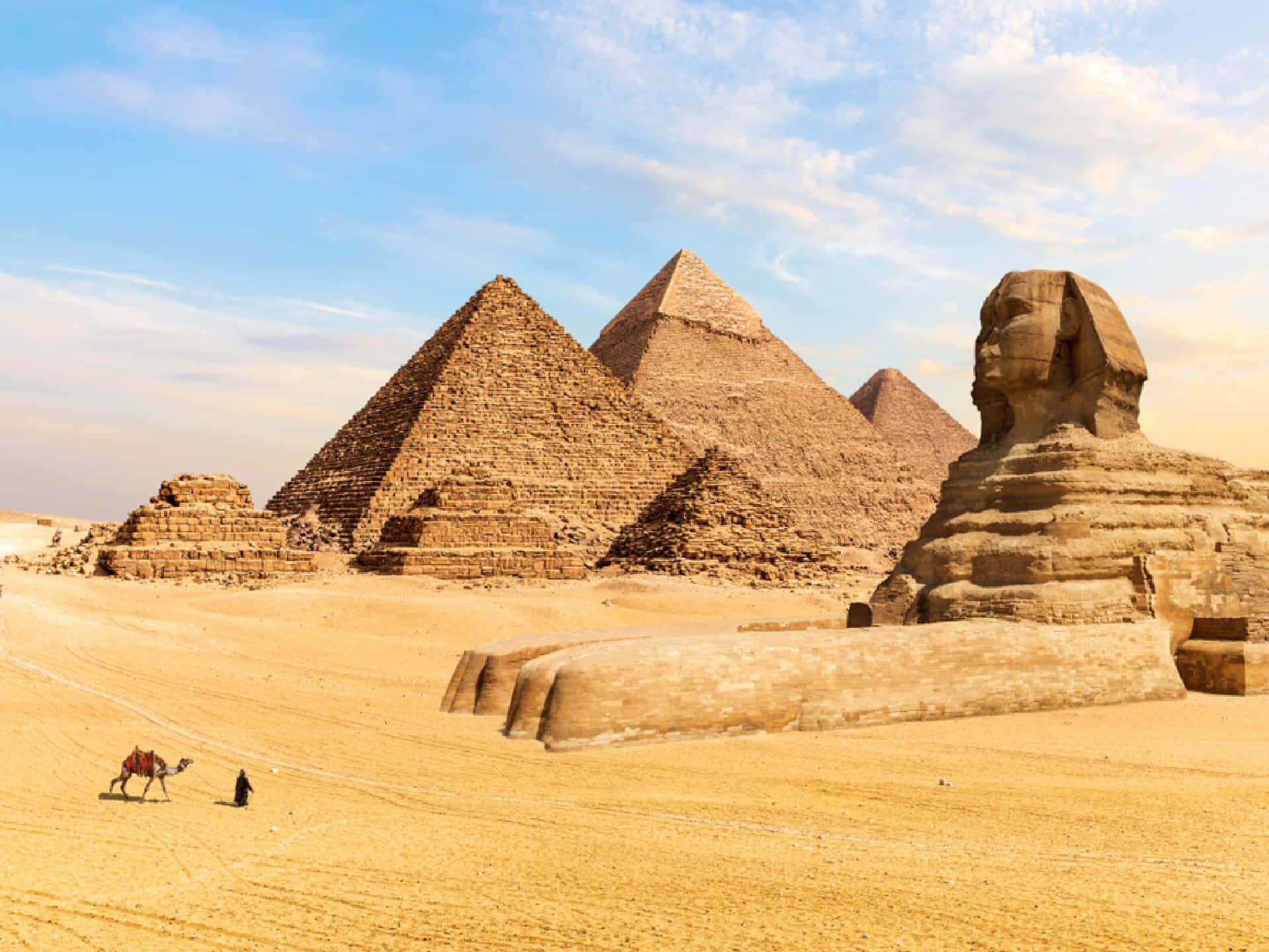 Great Sphinx Of Giza Against The Pyramids Of Giza Background