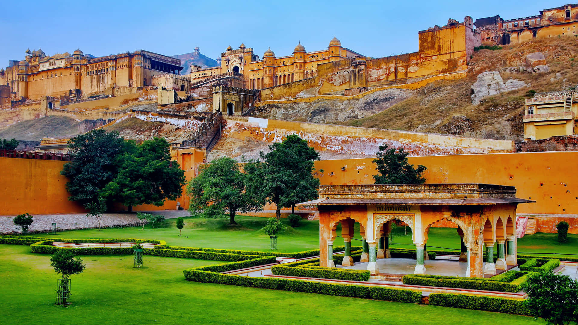 Great View Of Amer Fort Background