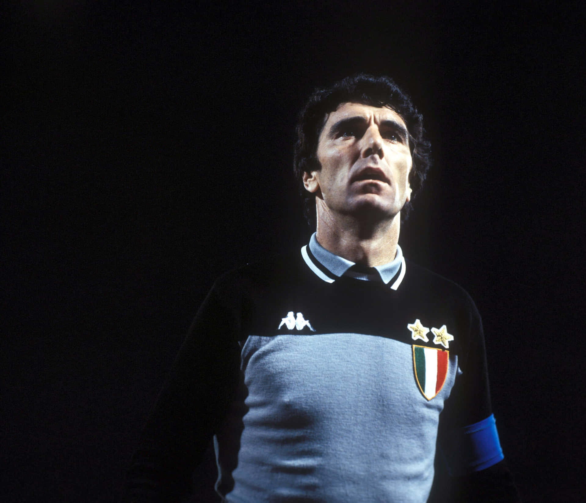 Greatest Italian Goalkeeper Dino Zoff Background