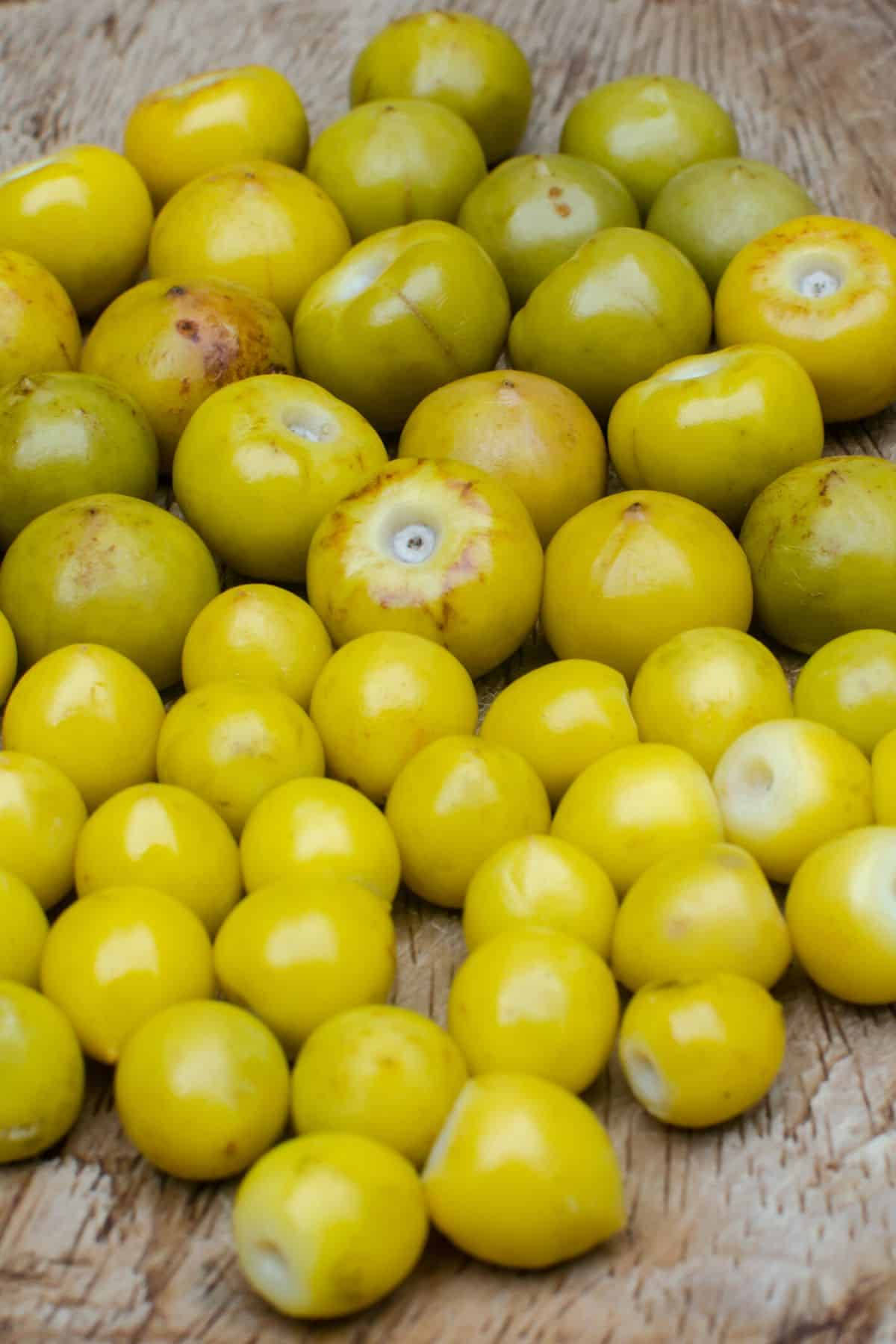 Green And Yellow Nance Fruits Background