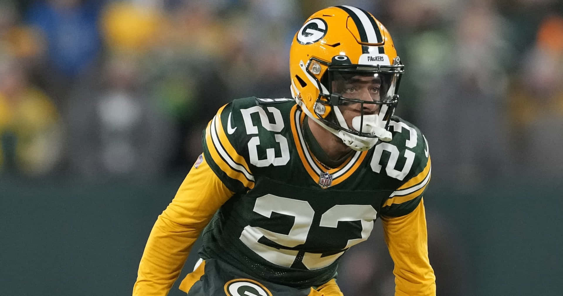 Green Bay Packers Defensive Player Ready For Action Background