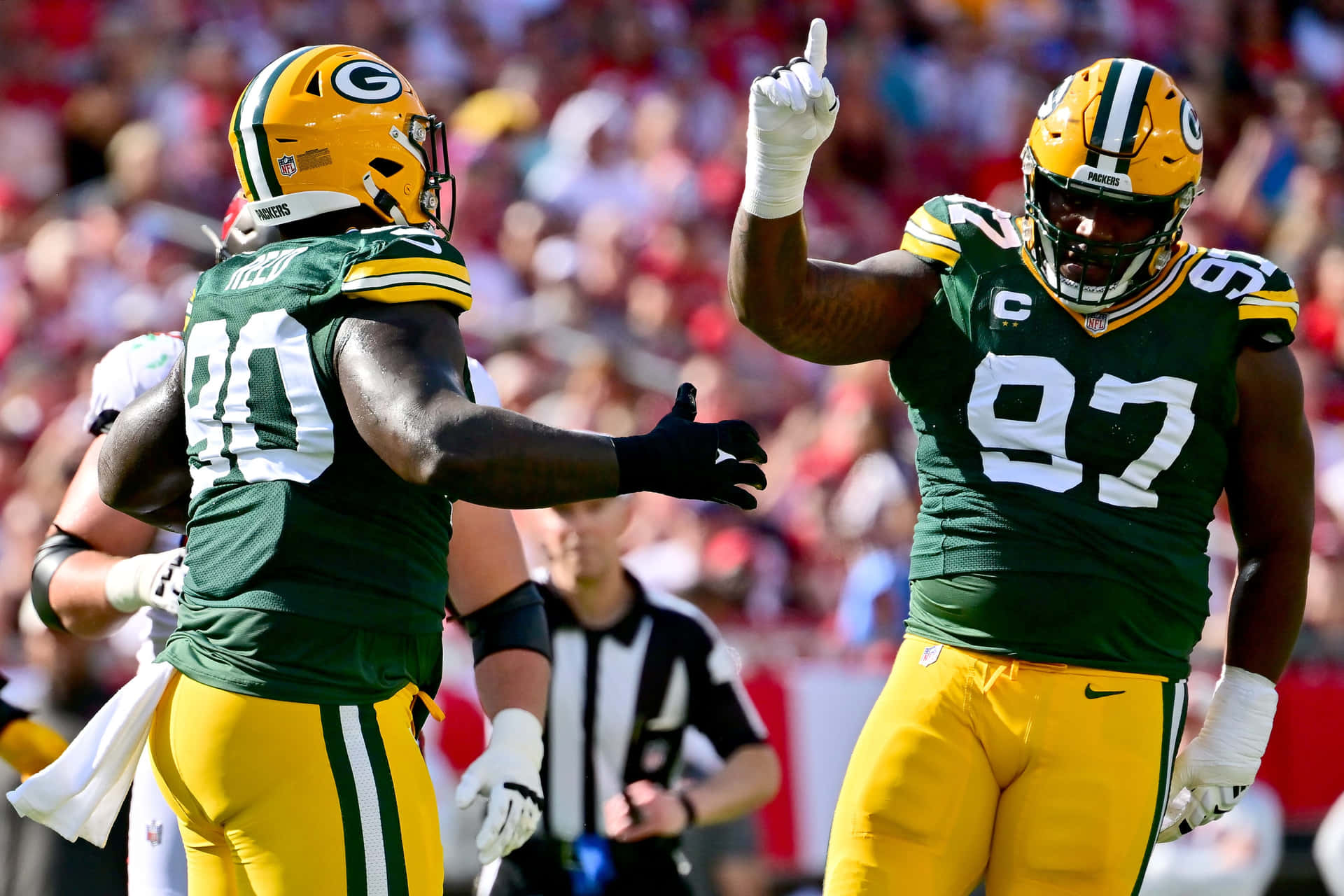 Green Bay Packers Kenny Clark In Raymond James Stadium Background