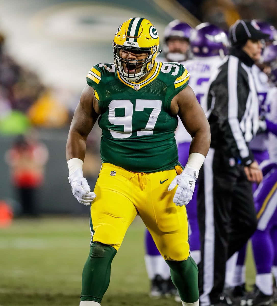 Green Bay Packers Kenny Clark Versus Minnesota Vikings Background