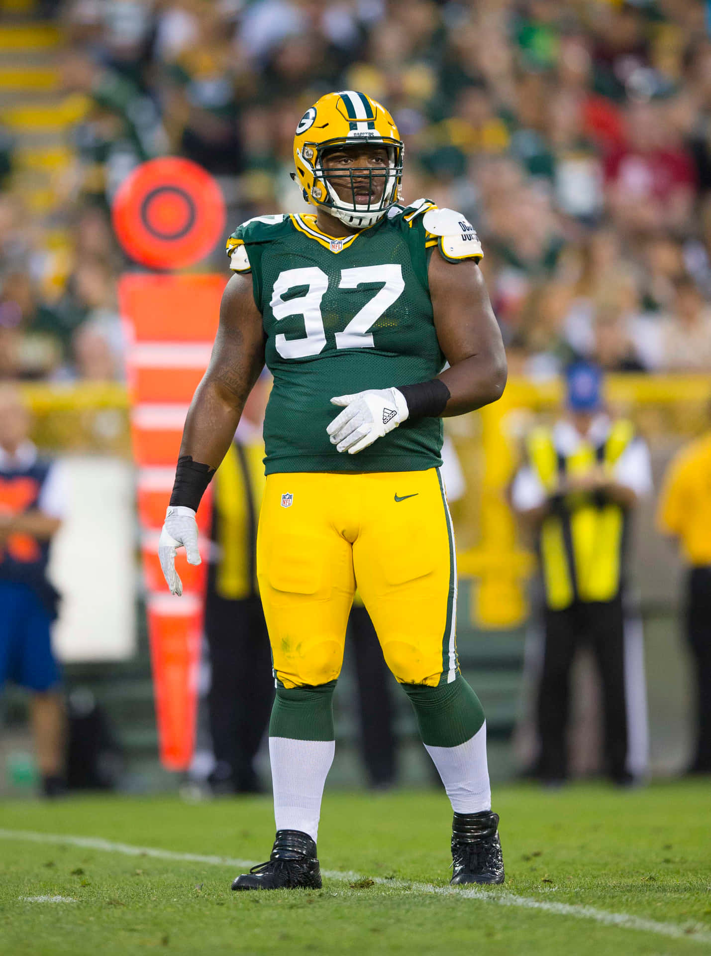 Green Bay Packers Kenny Clark Versus Oakland Raiders Background