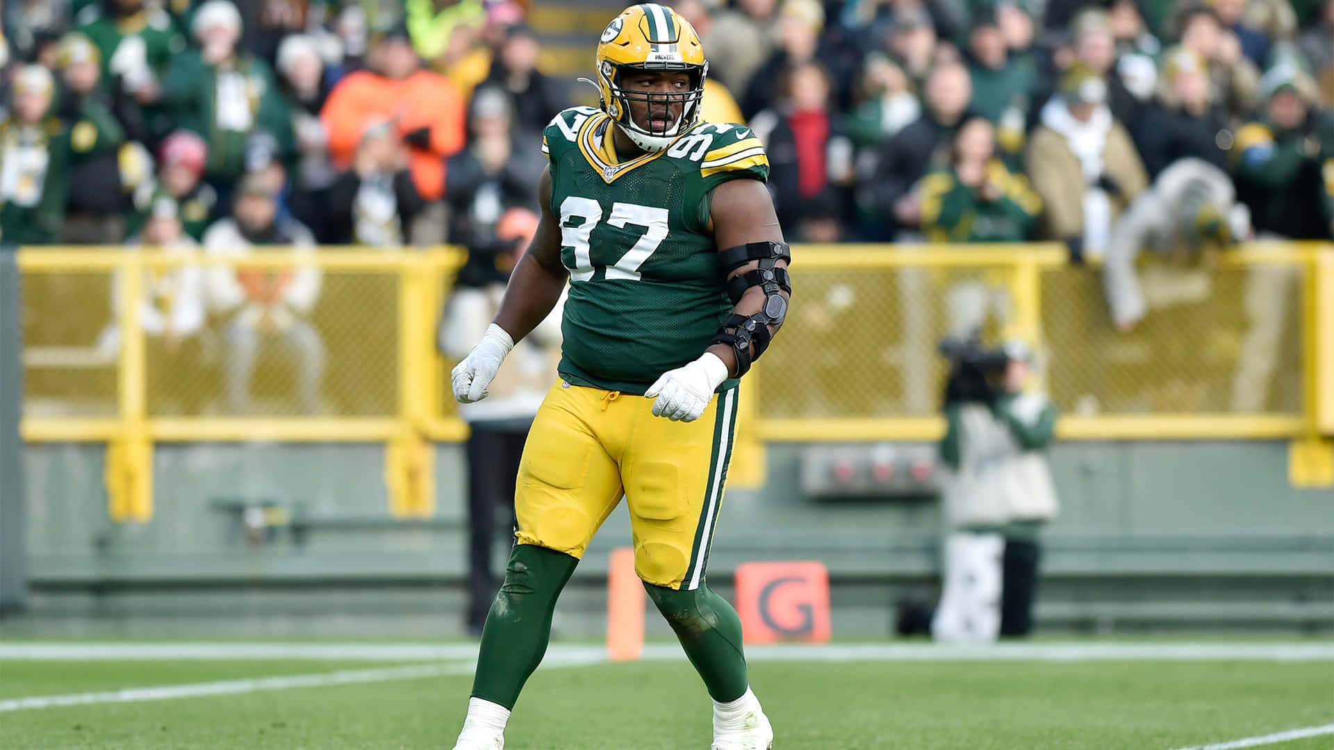 Green Bay Packers Kenny Clark Versus Washington Redskins Background