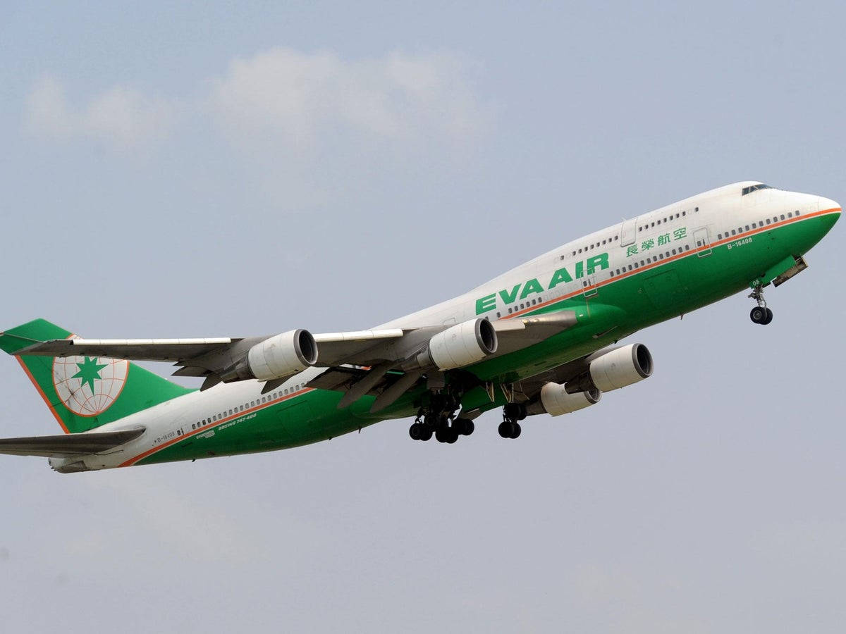 Green Bottom Eva Air Background