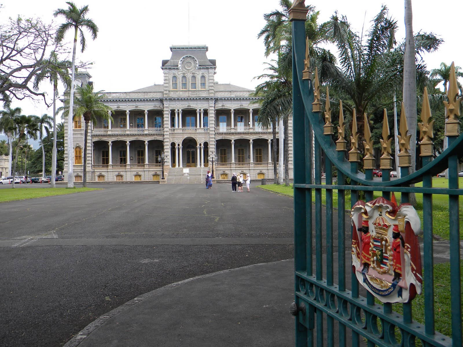 Green Gate Of Iolani Palace Background