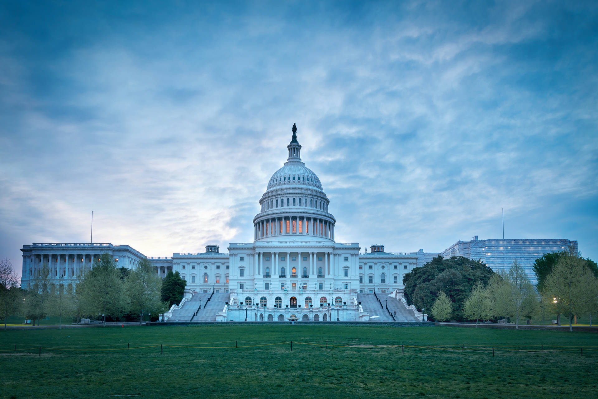 Green Grass Field Capitol Hill Background