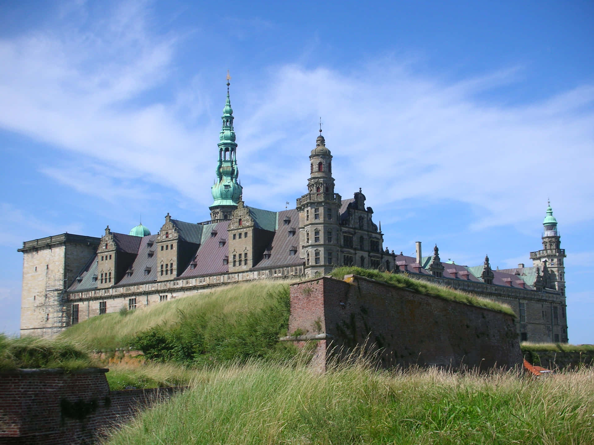 Green Grasses At Kronborg Castle Background
