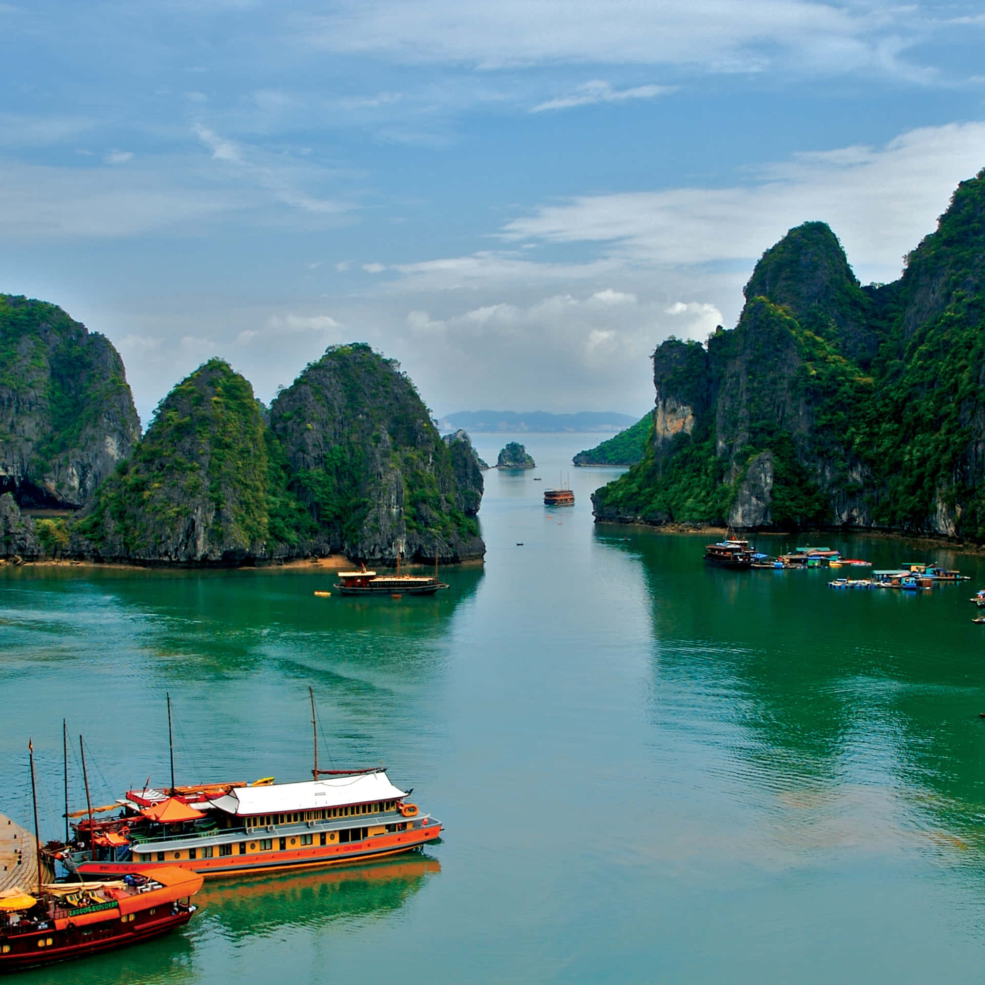 Green Hills On Halong Bay In Vietnam Background