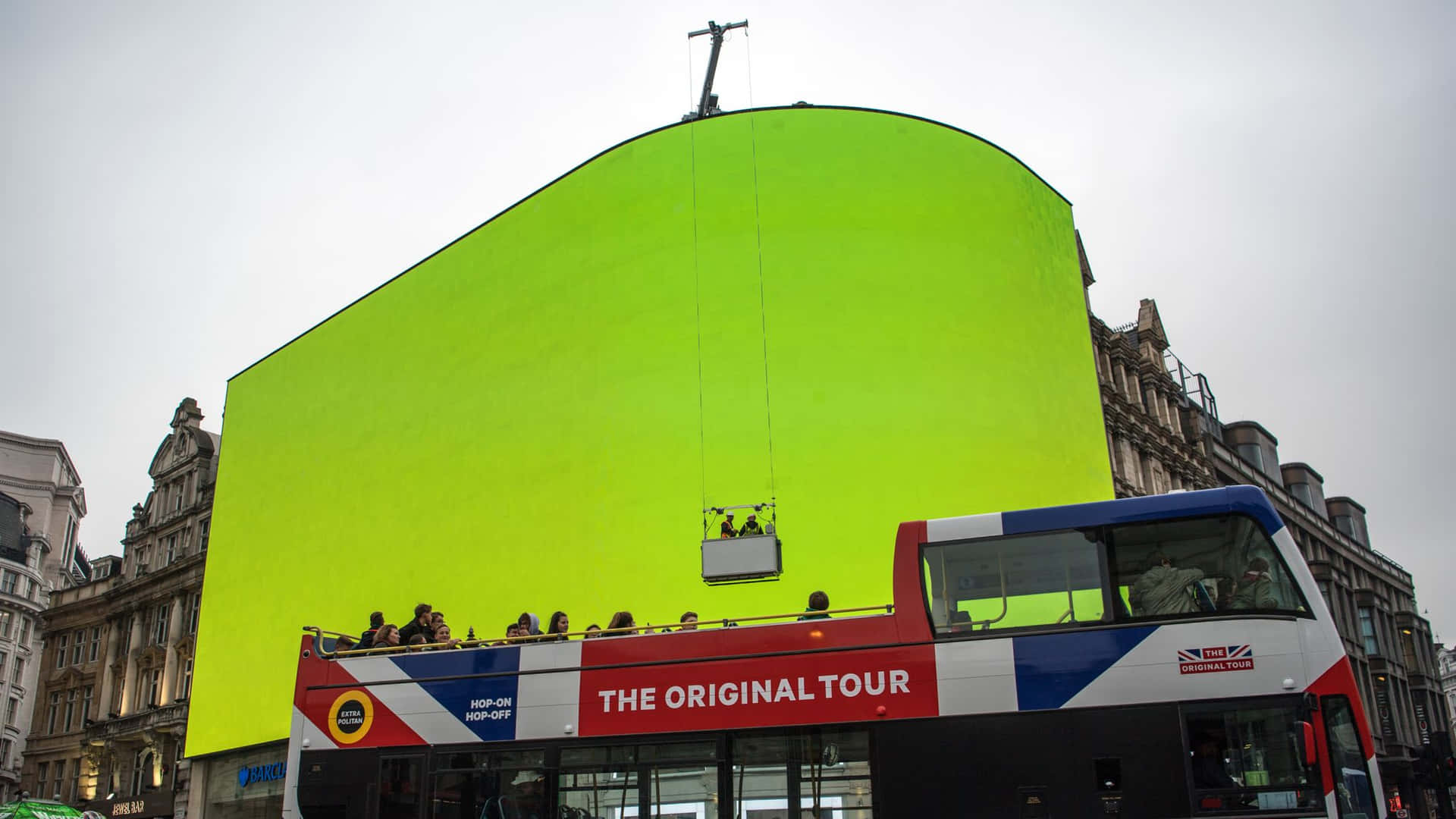 Green Screen In Piccadilly Circus Background