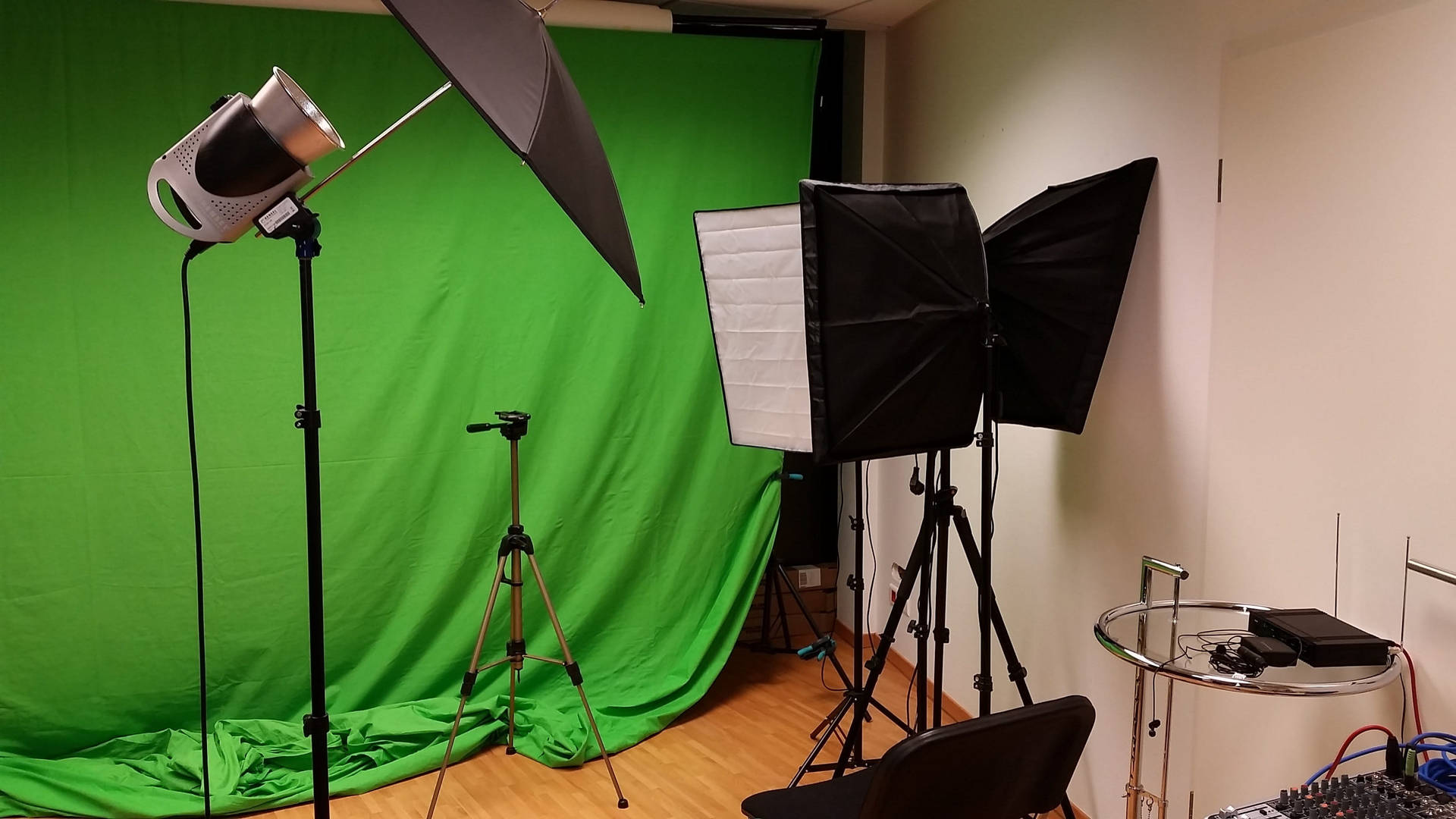 Green Screen Photography Studio Background