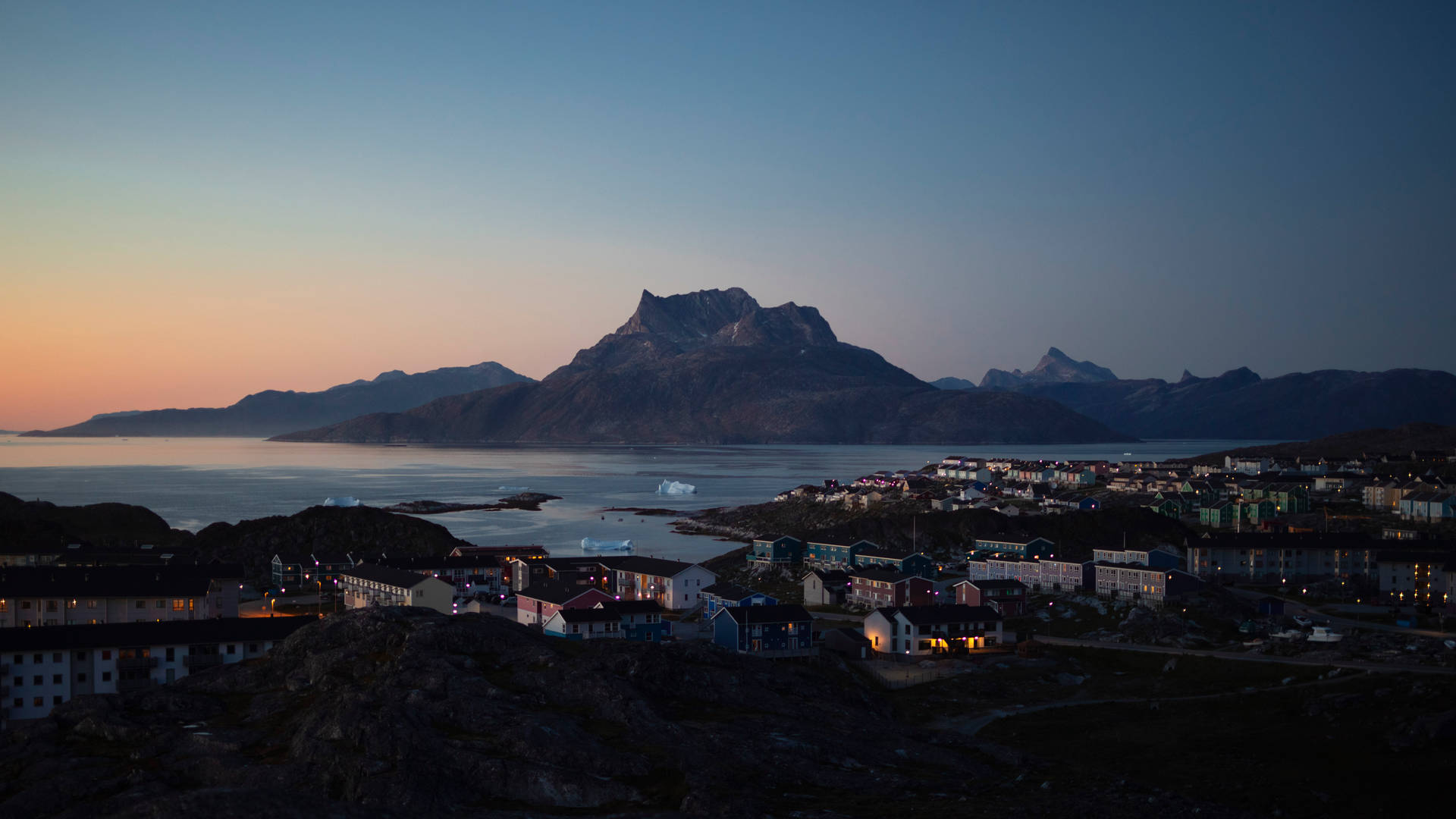 Greenland Sermitsiaq Mountains Background