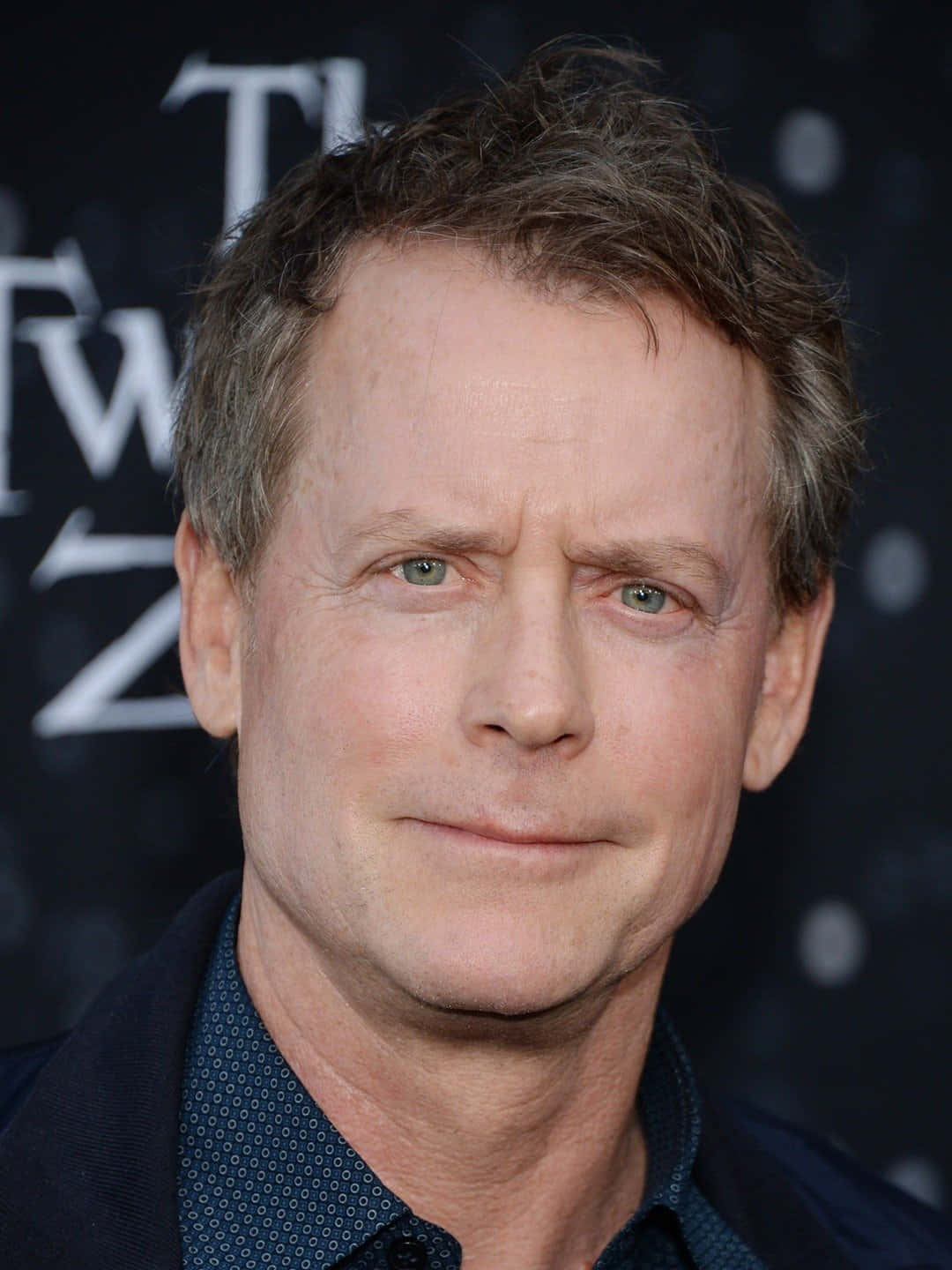 Greg Kinnear Background