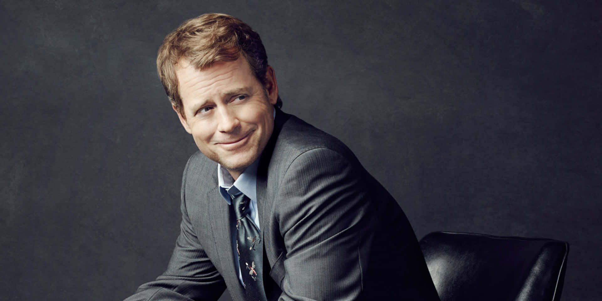 Greg Kinnear 2000 X 1000 Background