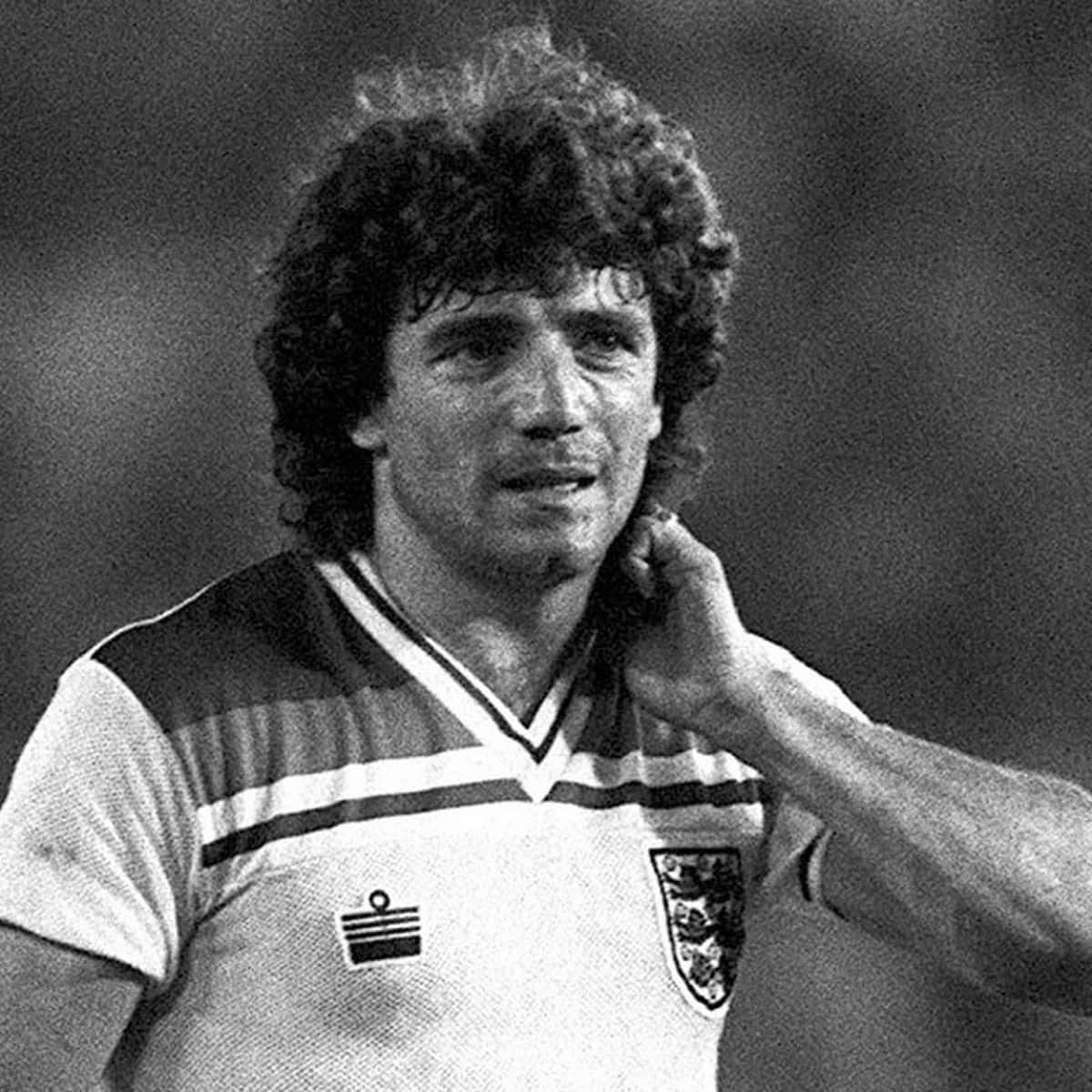 Greyscale Football Player Kevin Keegan Background