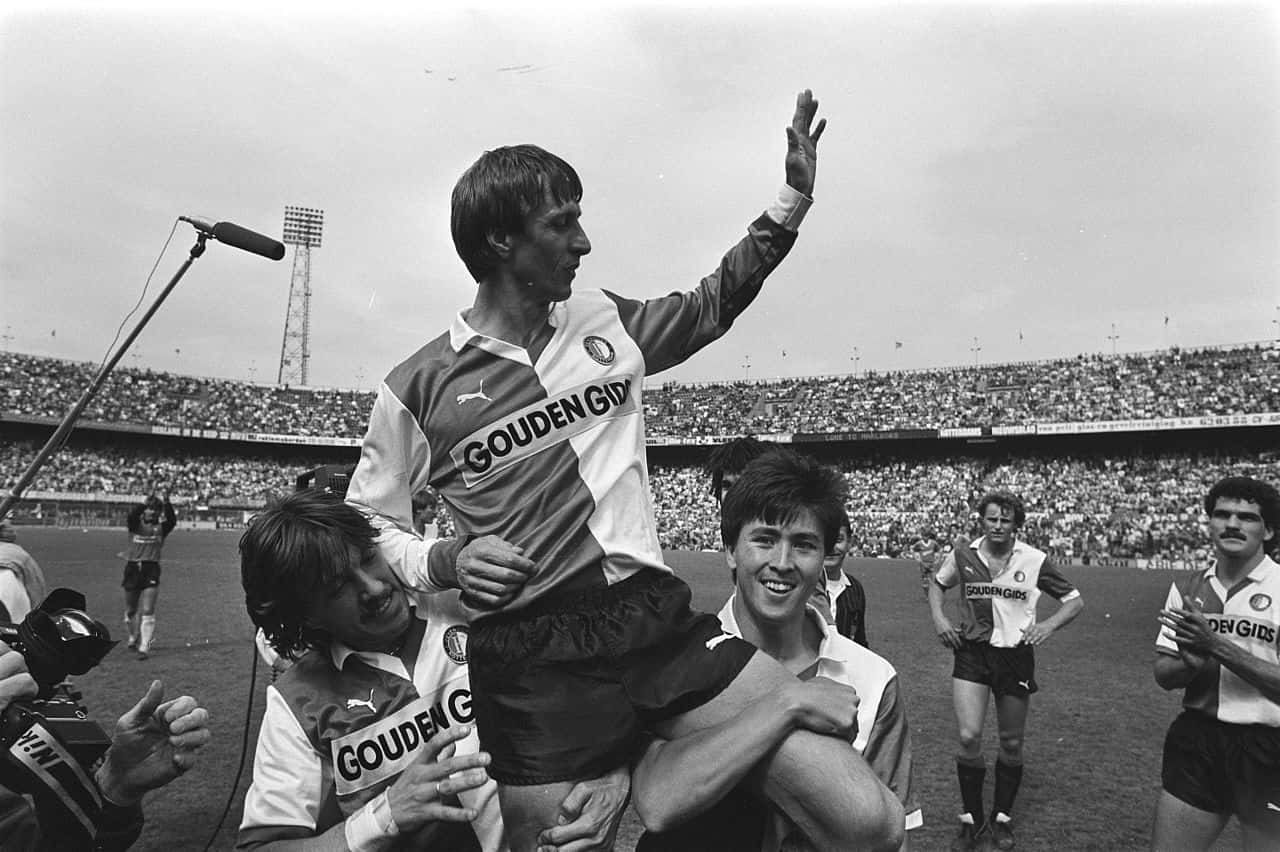 Greyscale Lifting Johan Cruyff Feyenoord Farewell Background