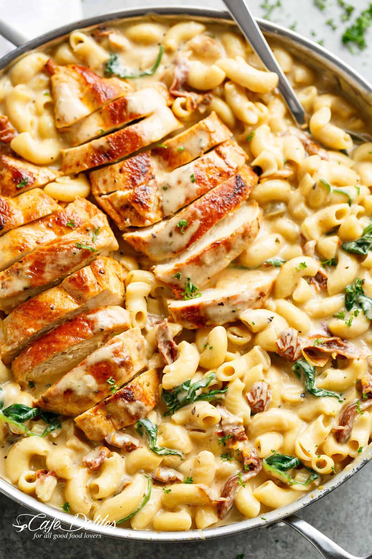 Grilled Chicken With Mac And Cheese