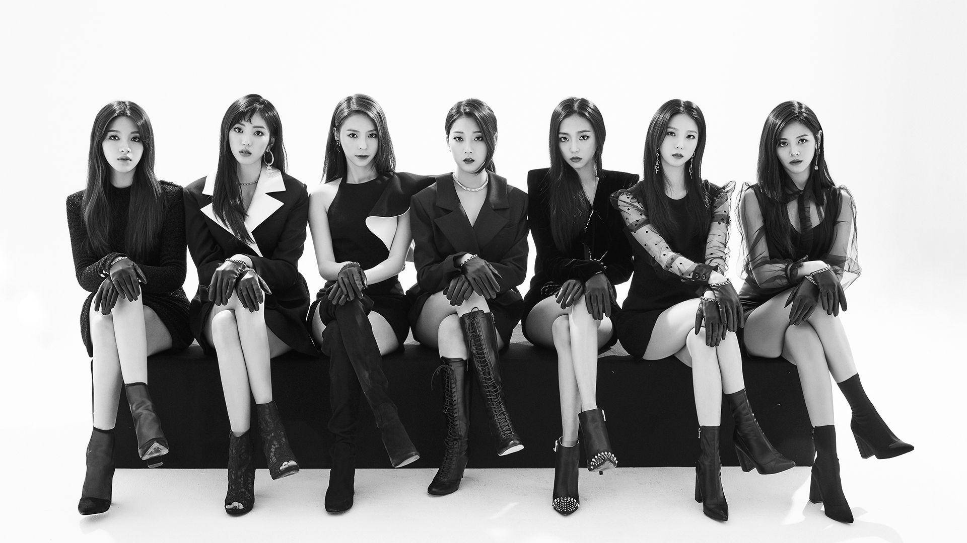 Group Clc Black And White Background