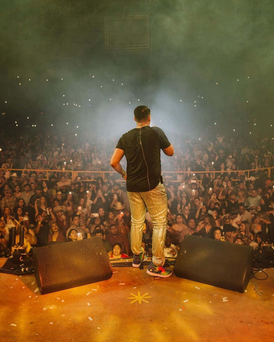 Grupo Firme - Bringing Music To Life Background