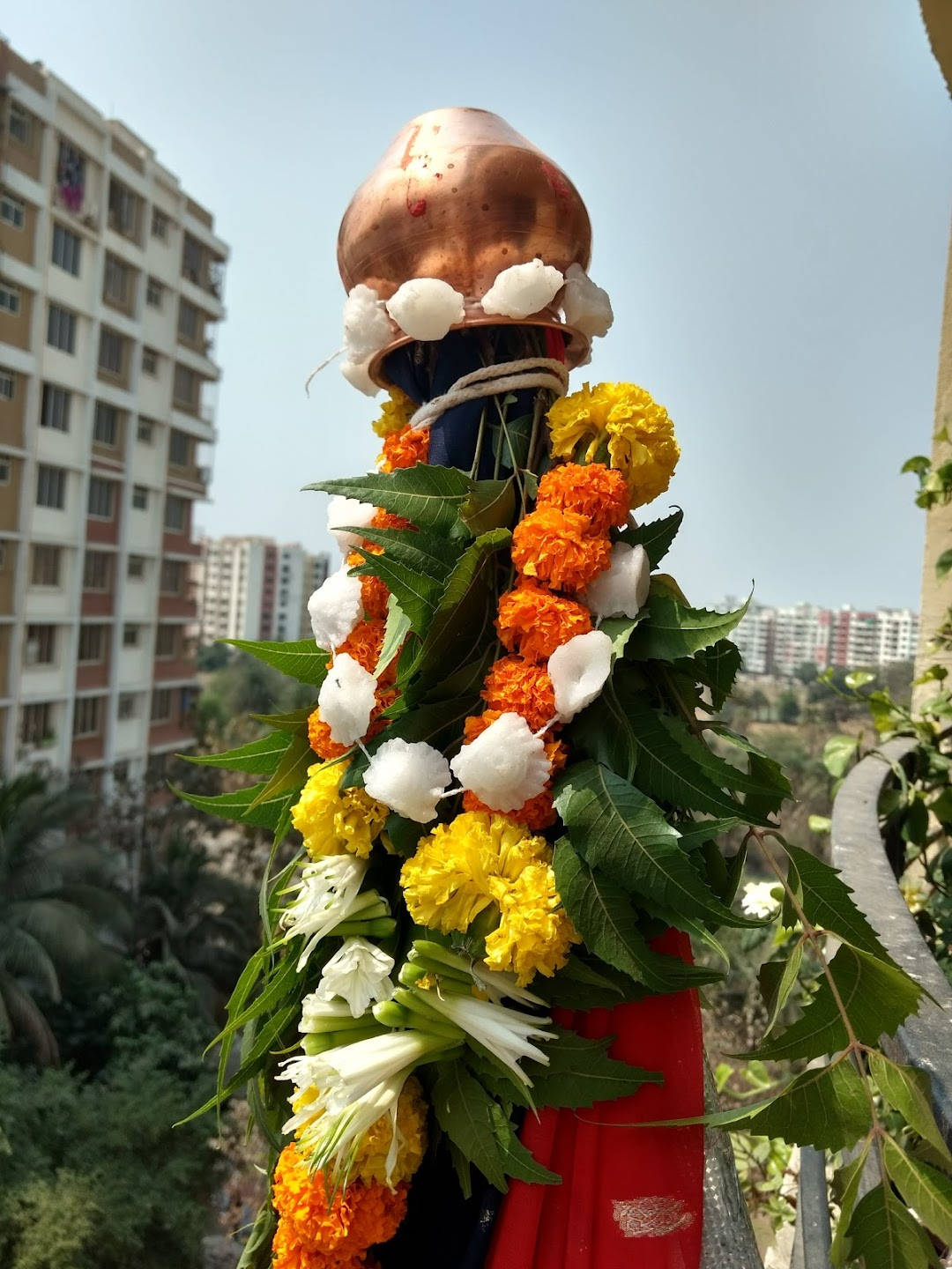 Gudi Padwa Flowery Showpiece Background