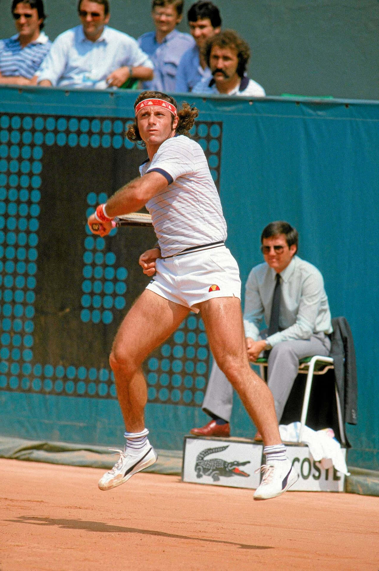 Guillermo Vilas Competing In The 1982 French Open Background