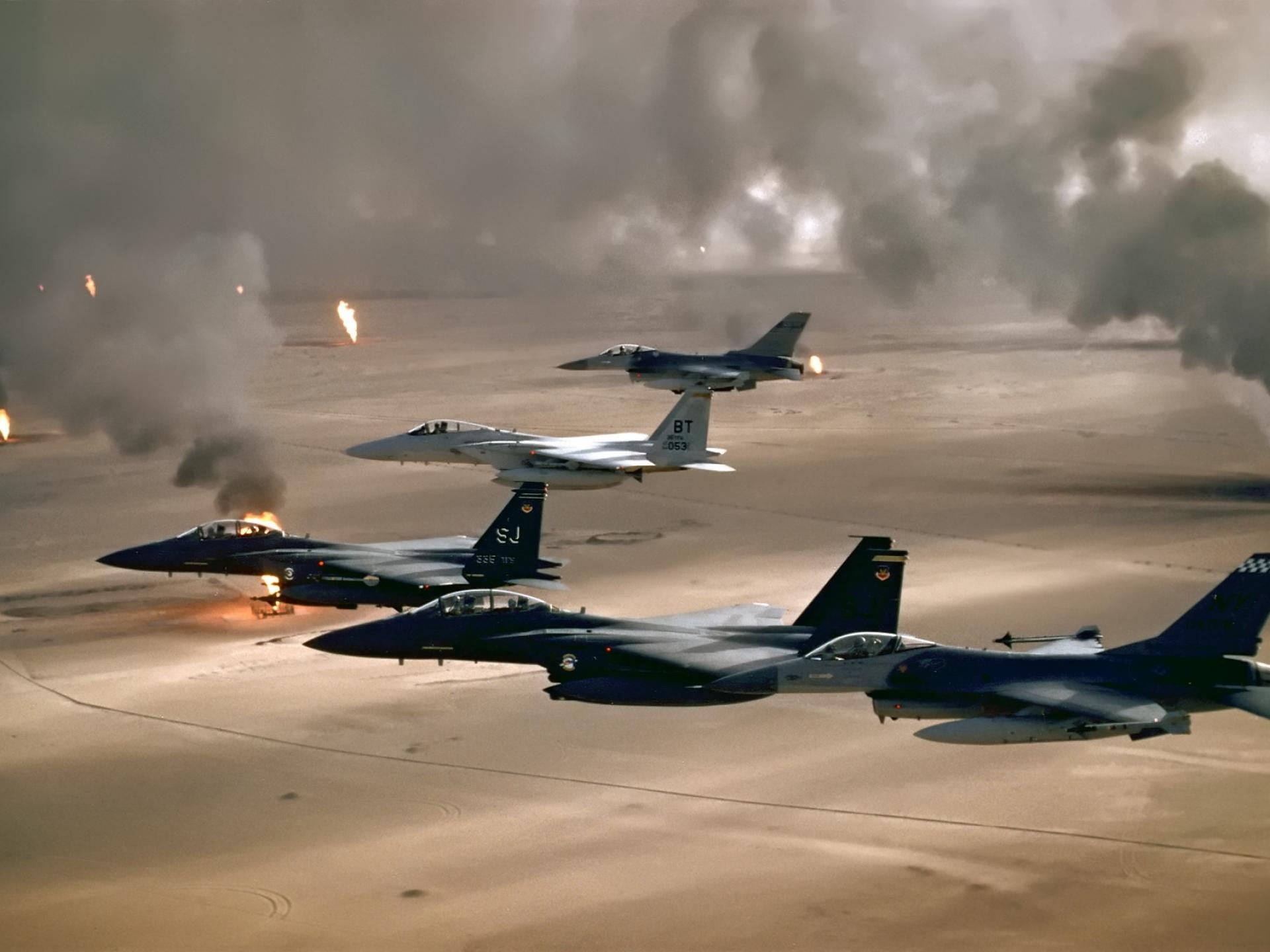 Gulf War Military Aircraft Desktop Background