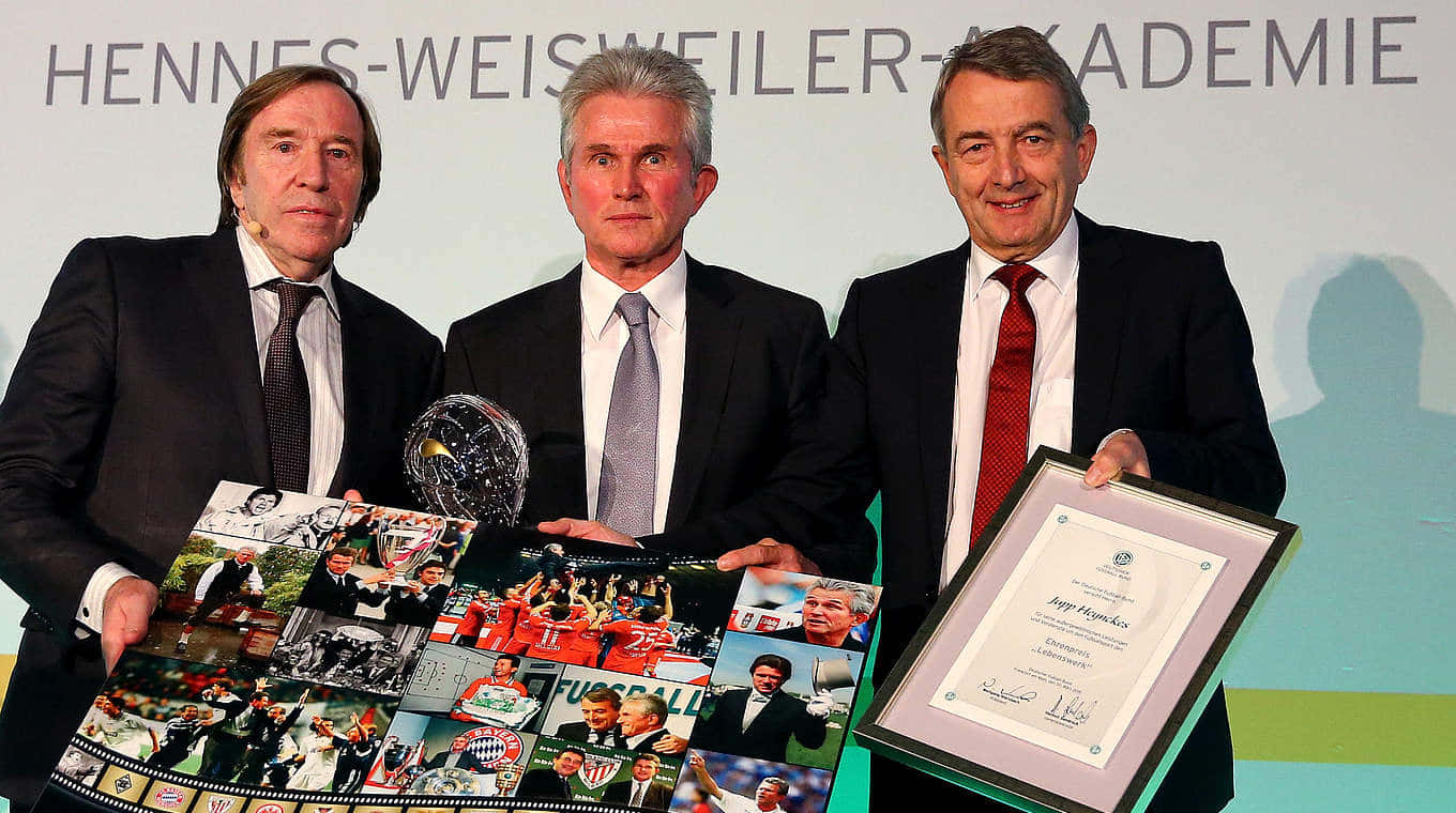 Gunter Netzer Award Ceremony Background