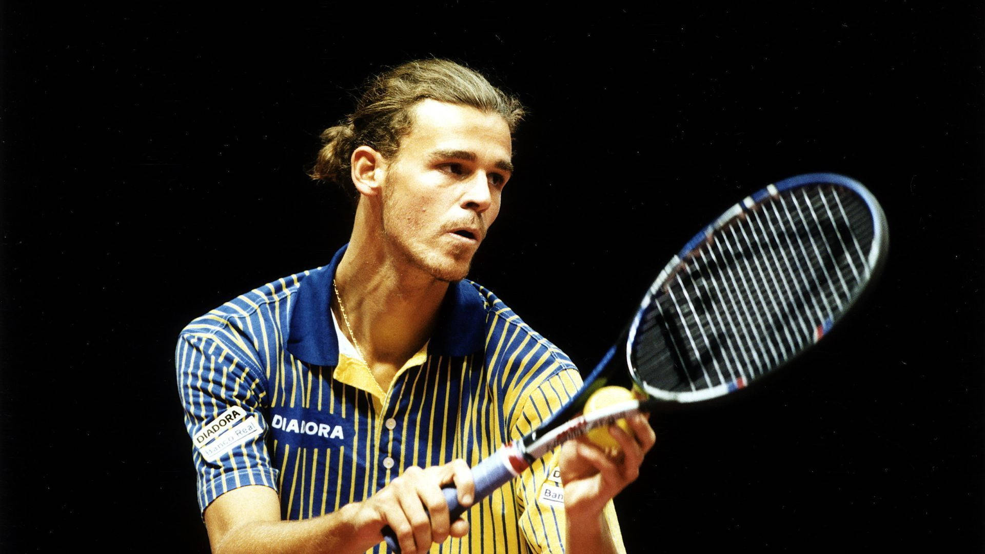 Gustavo Kuerten Prepares To Serve