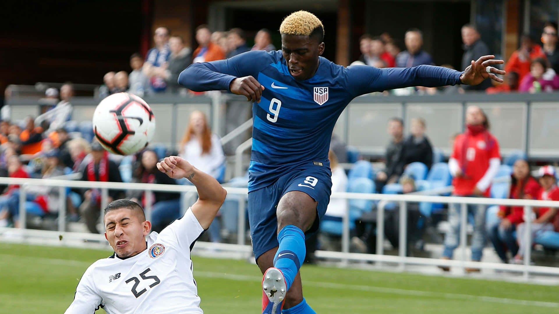 Gyasi Zardes And Marvin Loria Background