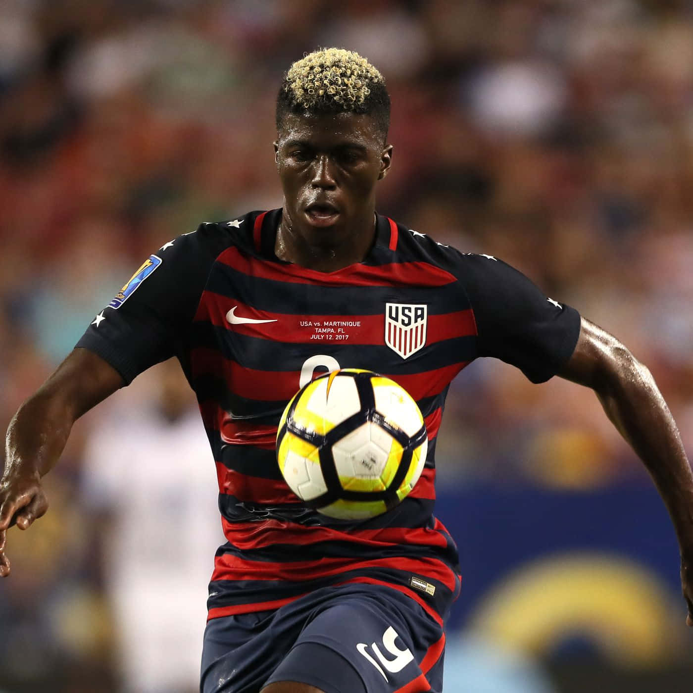 Gyasi Zardes Dribbles During Concacaf Gold Cup Background