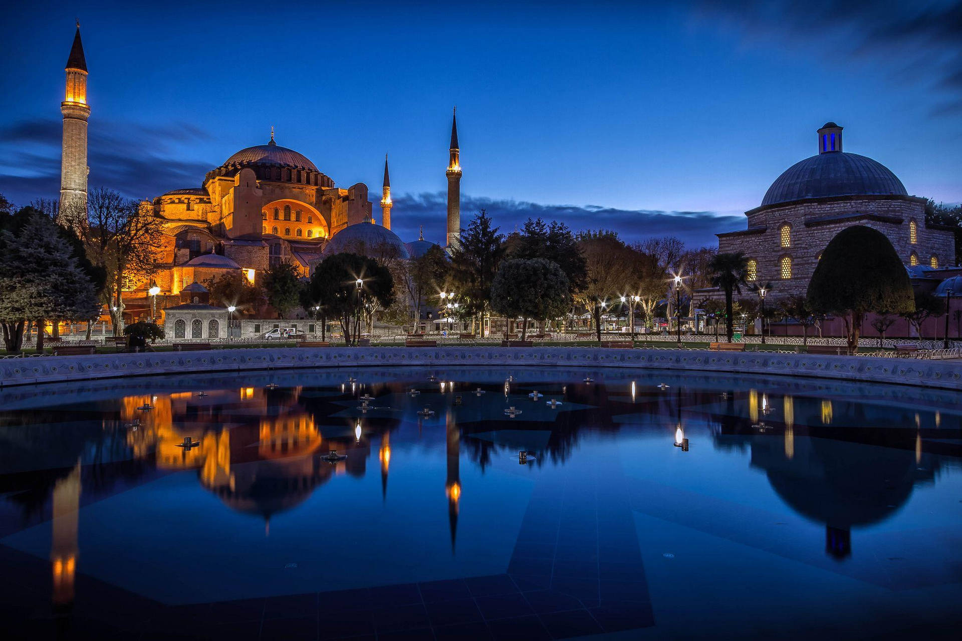 Hagia Sophia And Pool At Night Background