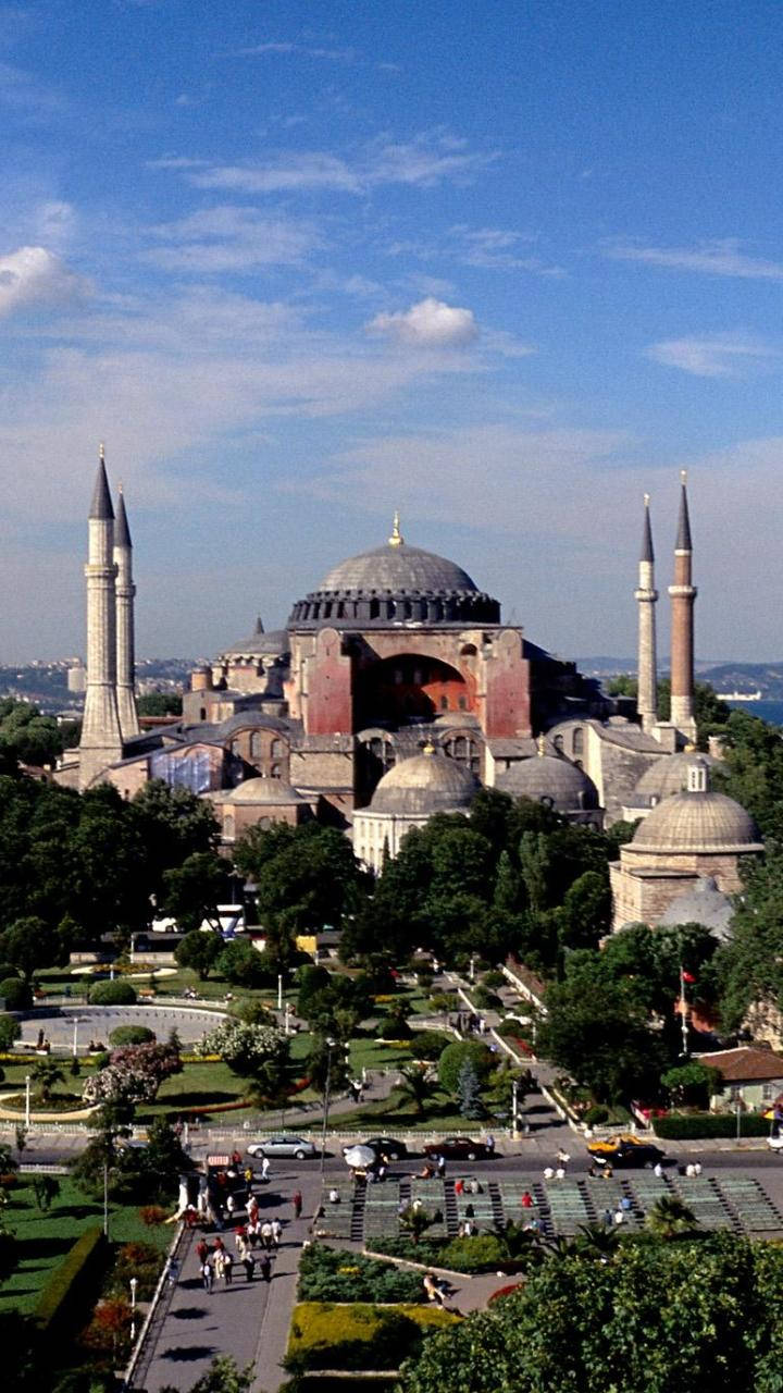 Hagia Sophia On A Sunny Day Background