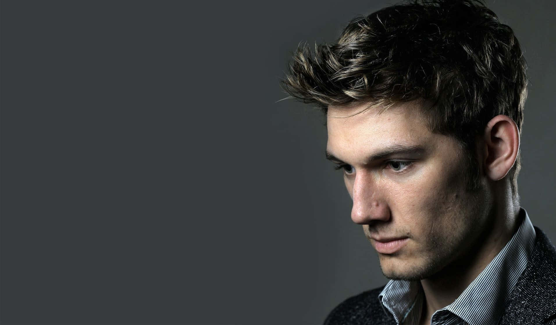 Hair Cutting Style For Men Background