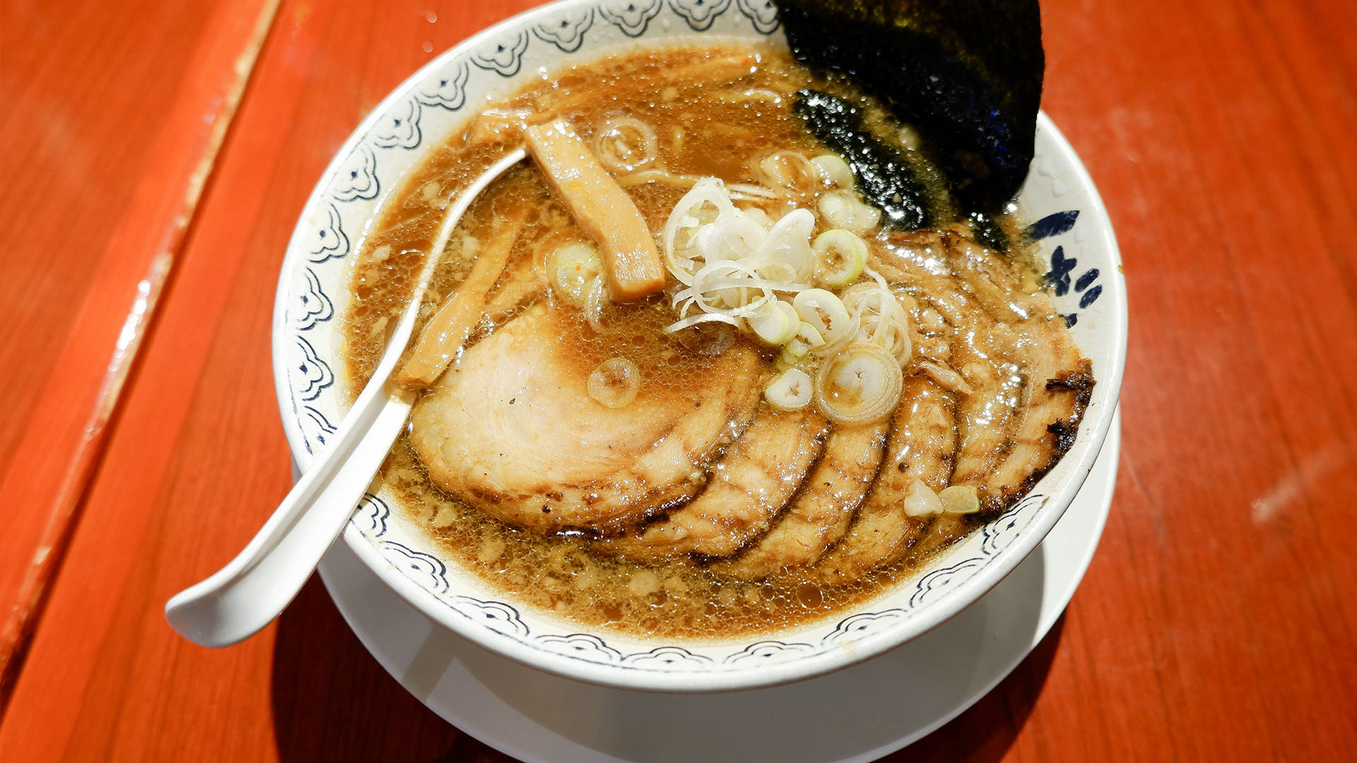 Hakata Ramen With Oily Broth Background