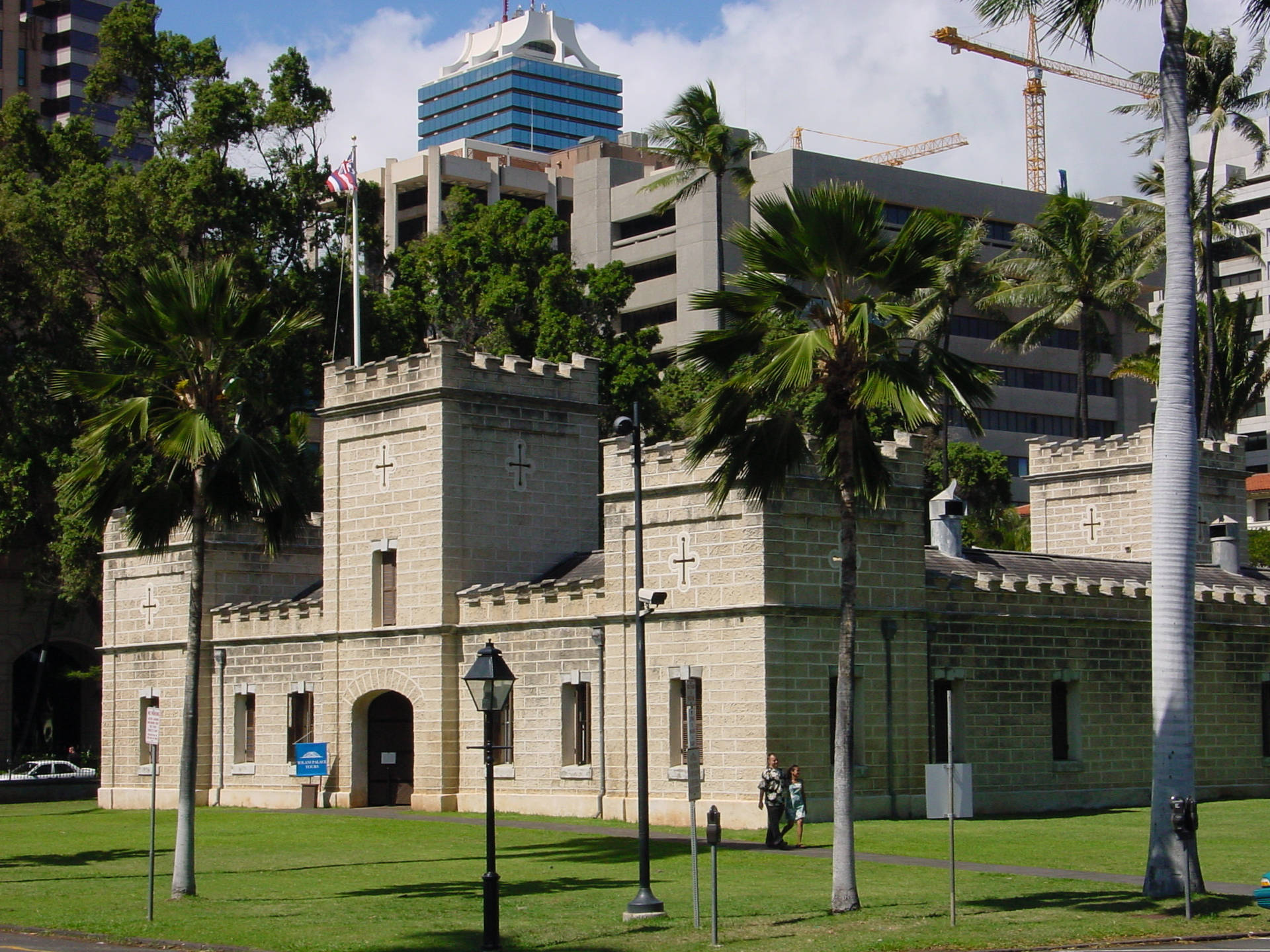 Hale Koa Inside Iolani Palace Background