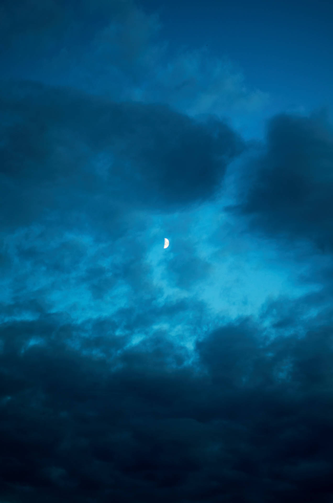 Half Moon Cloud Aesthetic Background
