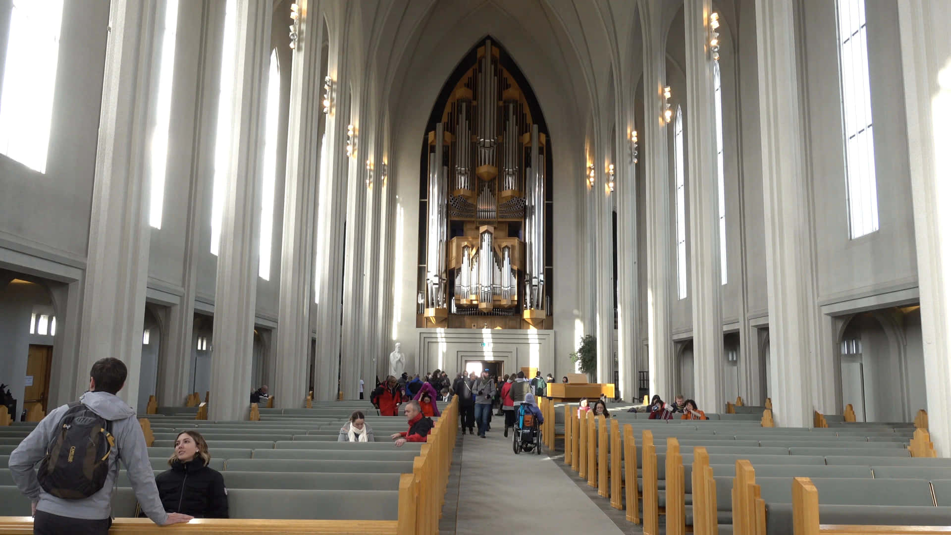 Hallgrimskirkja Wide Facade Background